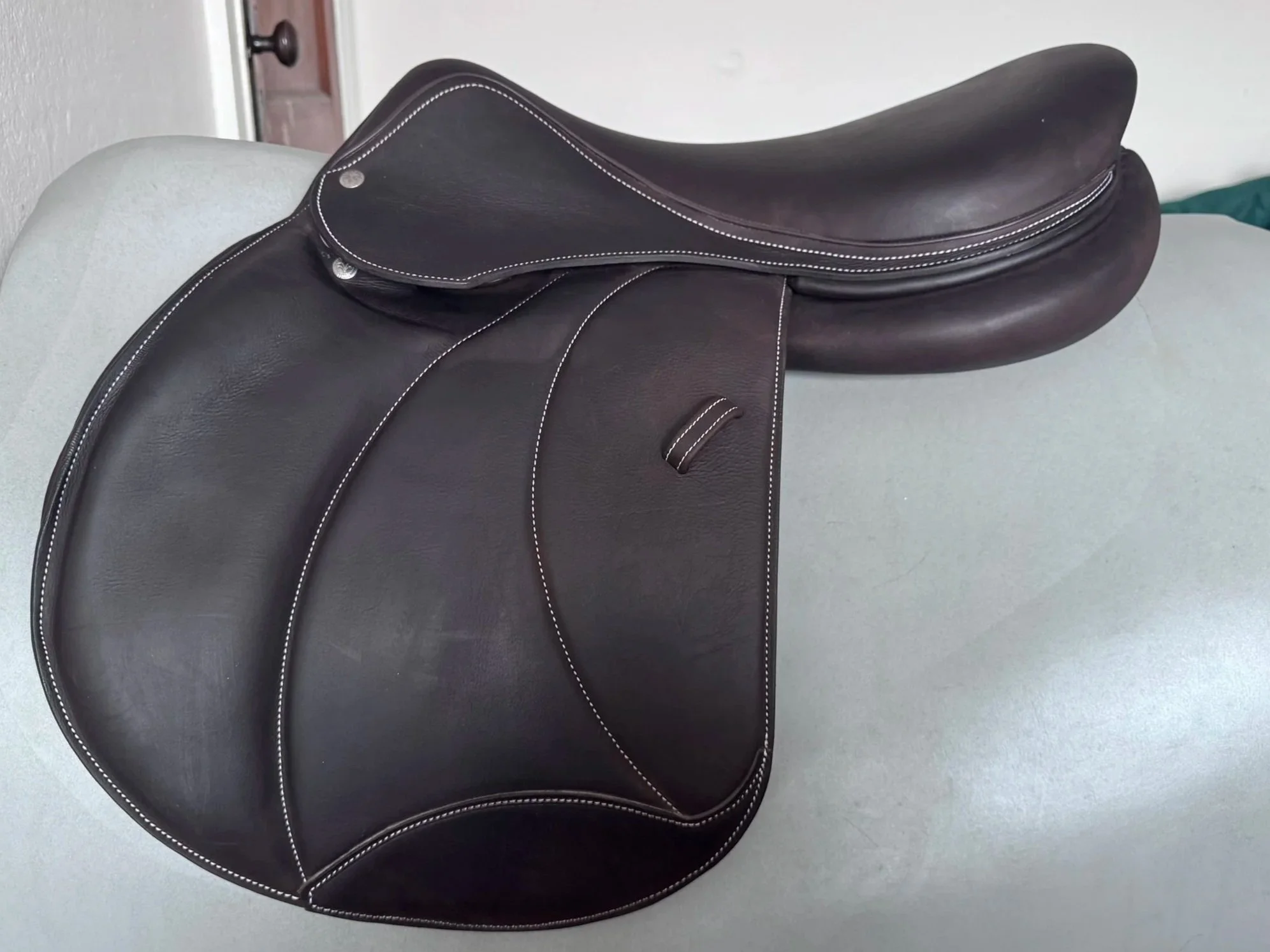 BRAND NEW! 18" Voltaire Palm Beach PRO Saddle 2025 - 3A - Full Buffalo - WIDE - Left View 5