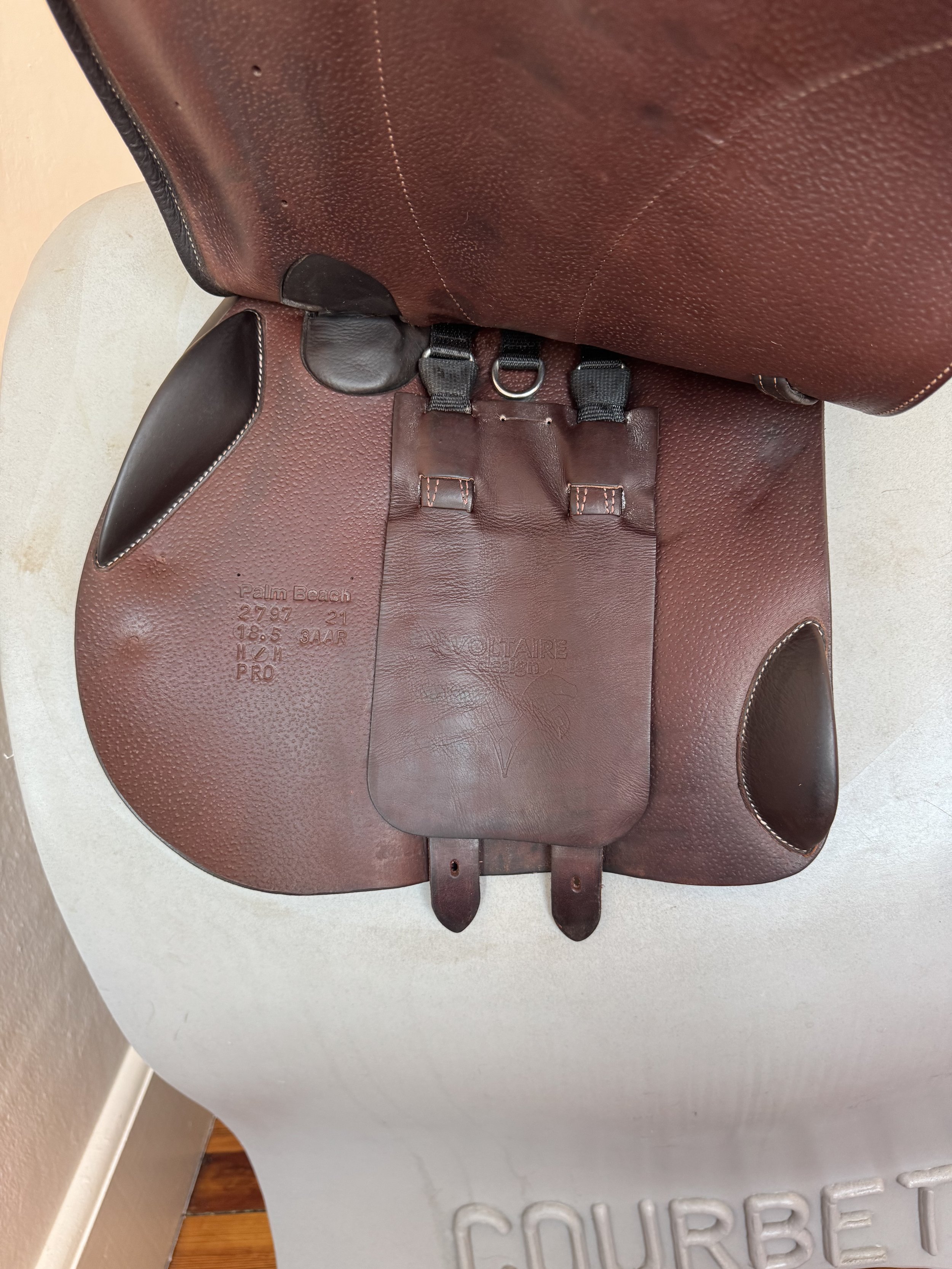 18.5" Voltaire Palm Beach PRO Saddle - 2021 - 3AR - Full Buffalo - MINT - Left Underflap