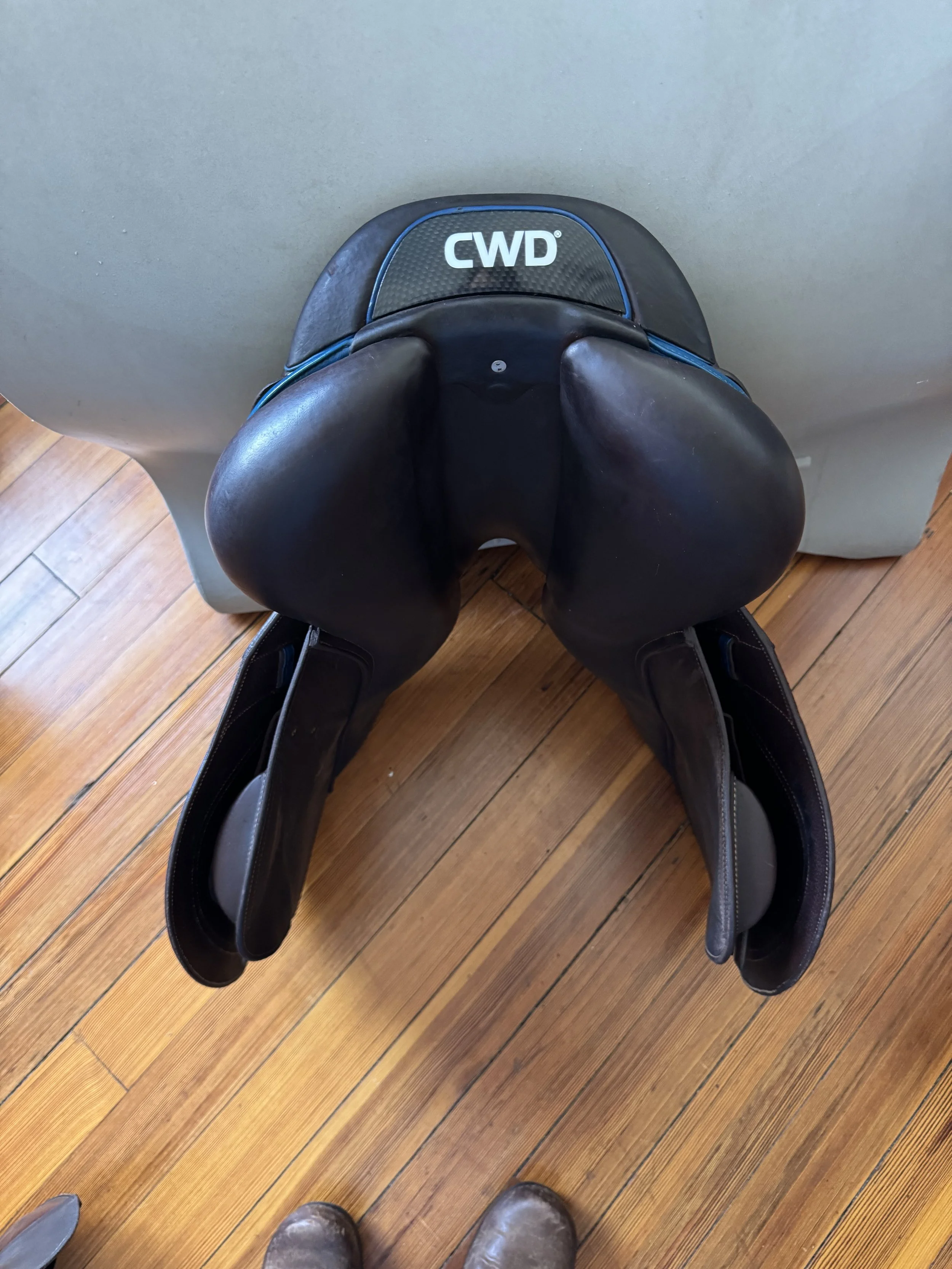 17.5" CWD Mademoiselle 2Gs Saddle - Top View