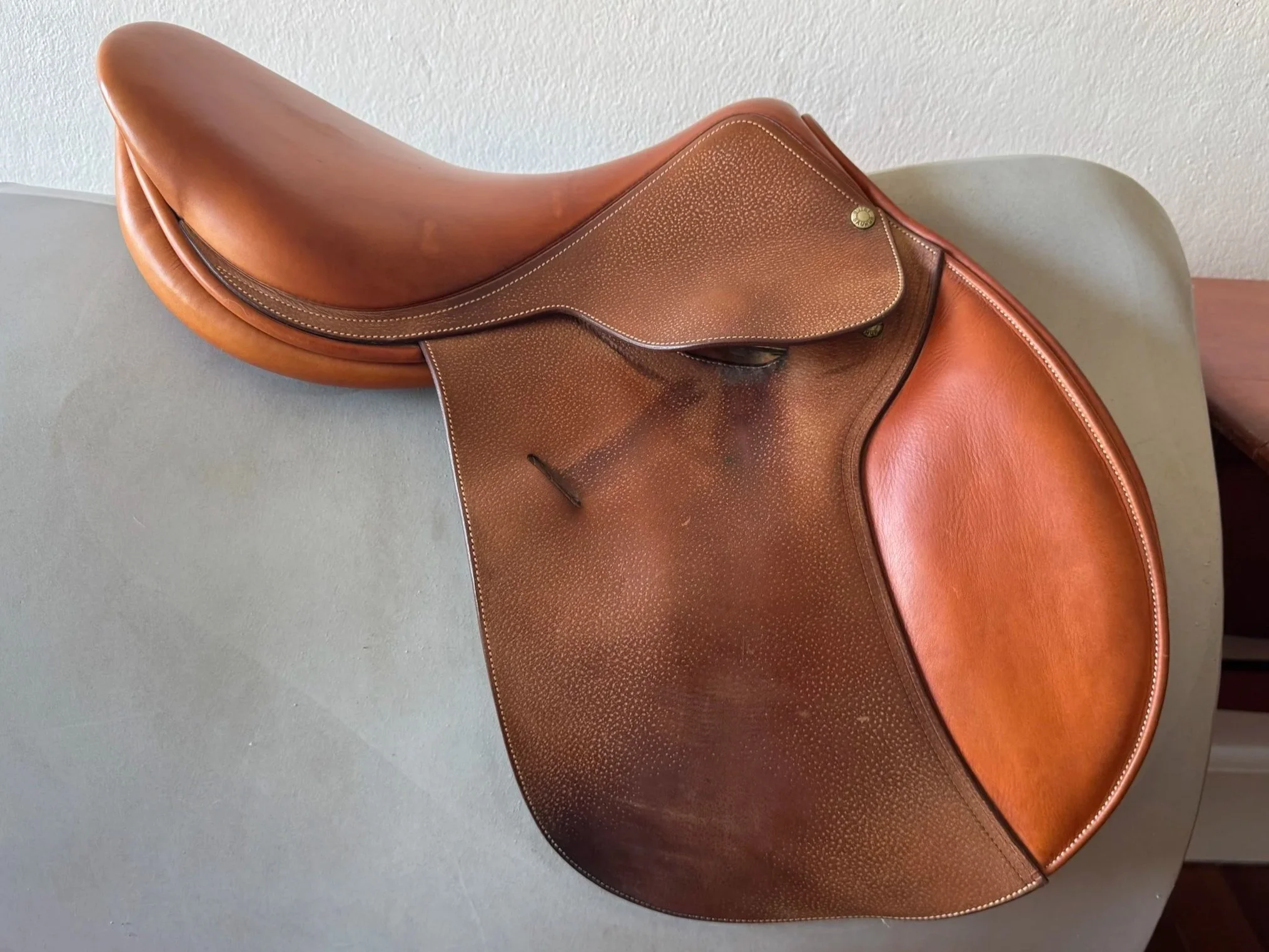 17.5" Butet Saddle - 2 Flaps - L Seat - Right View 2