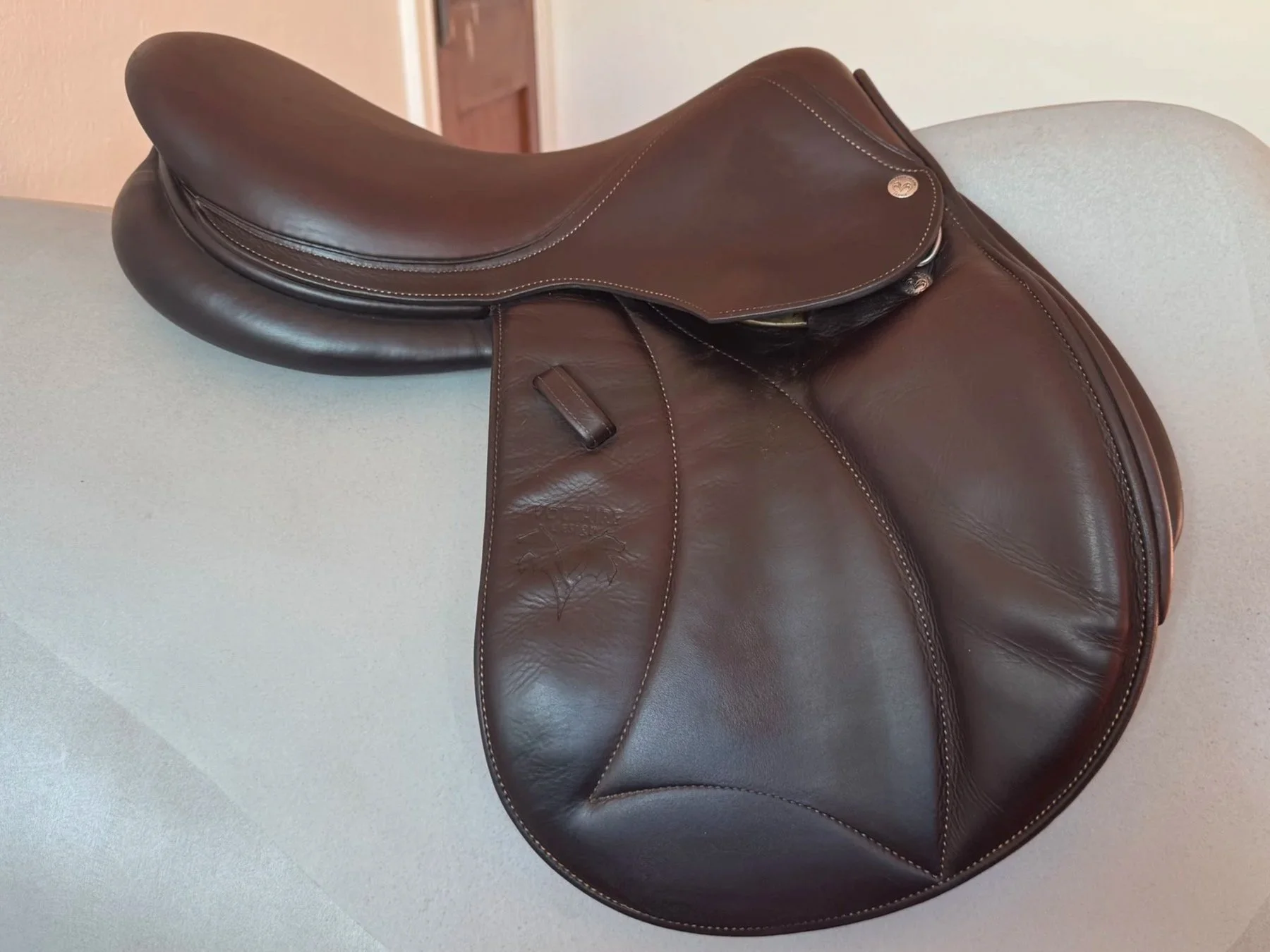 16" Voltaire Welli Saddle - 2017 - 00 - Full Buffalo - Right View 2