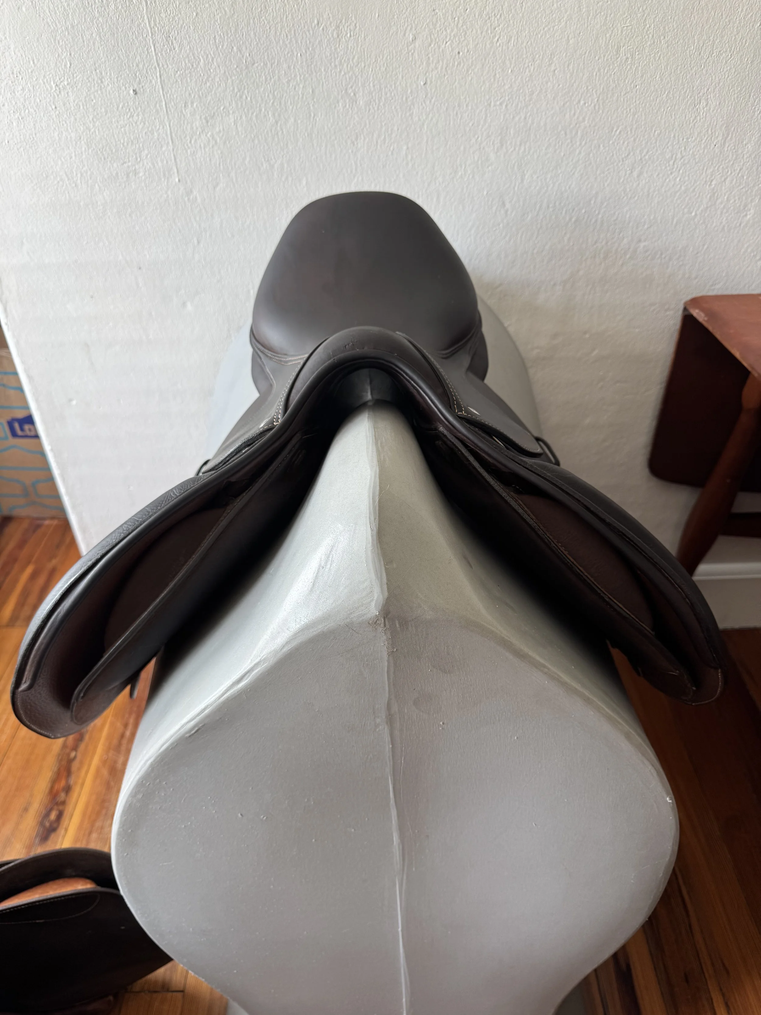 16.5" Voltaire Essential Saddle - 2023 - Panels