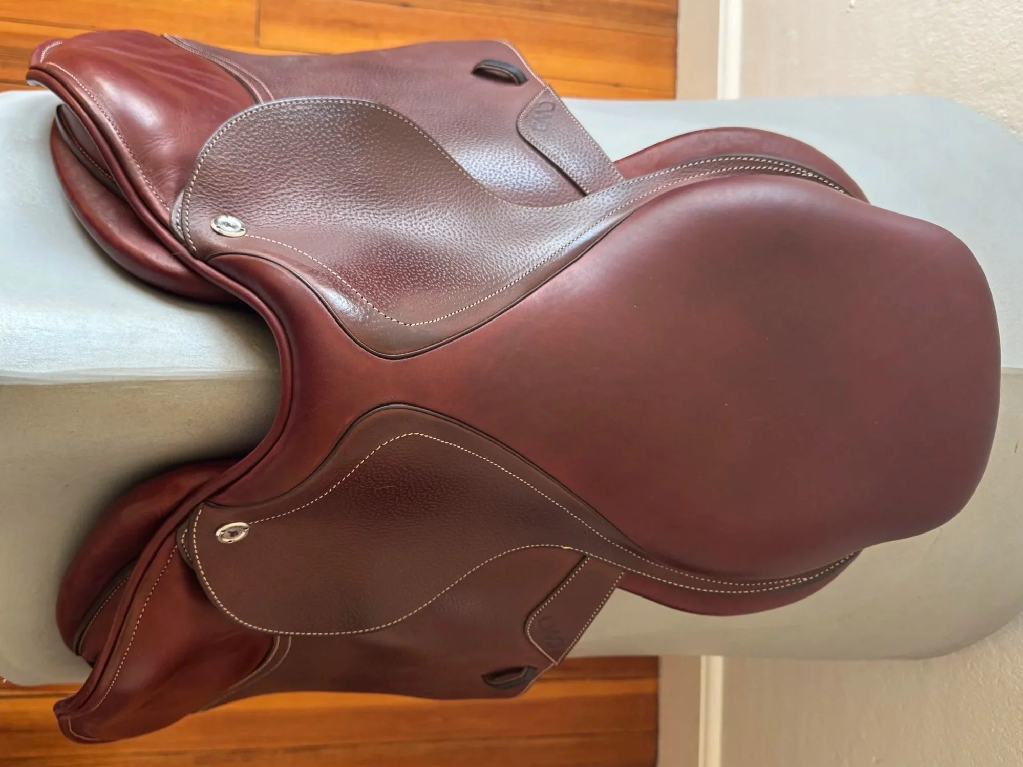 17" CWD SE03 PRO Saddle - 2024 - 1L - Grain / Buffalo - NEW - Seat