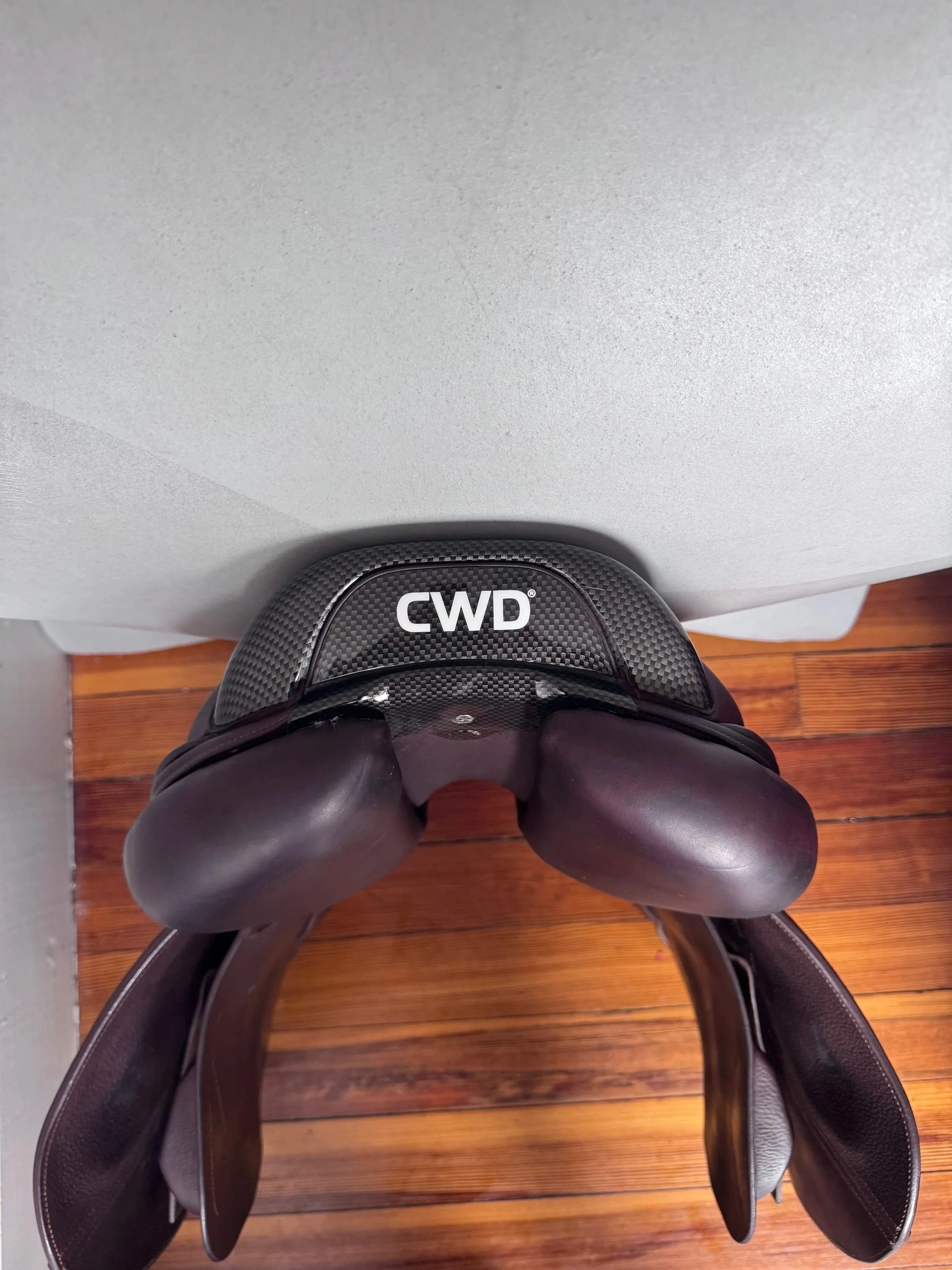 17" CWD SE25 2Gs Saddle - 2018 - 2C - Grain / Buffalo - MINT - Cantle