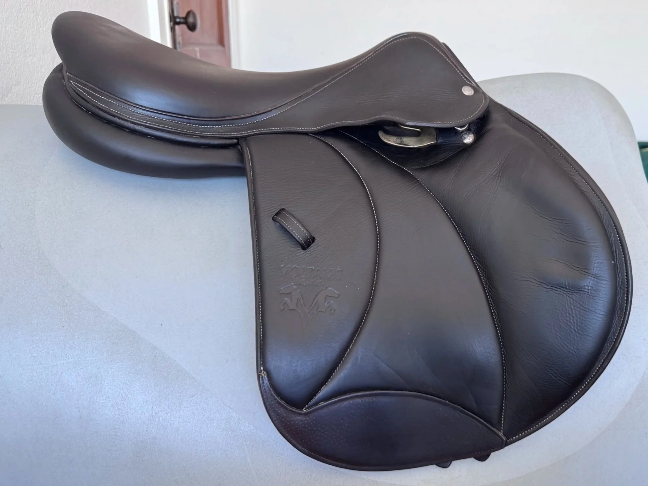 18" Voltaire Palm Beach E PRO Saddle - 2023 - 2A - Full Buffalo - EQUISENSE TECH - Right View 1