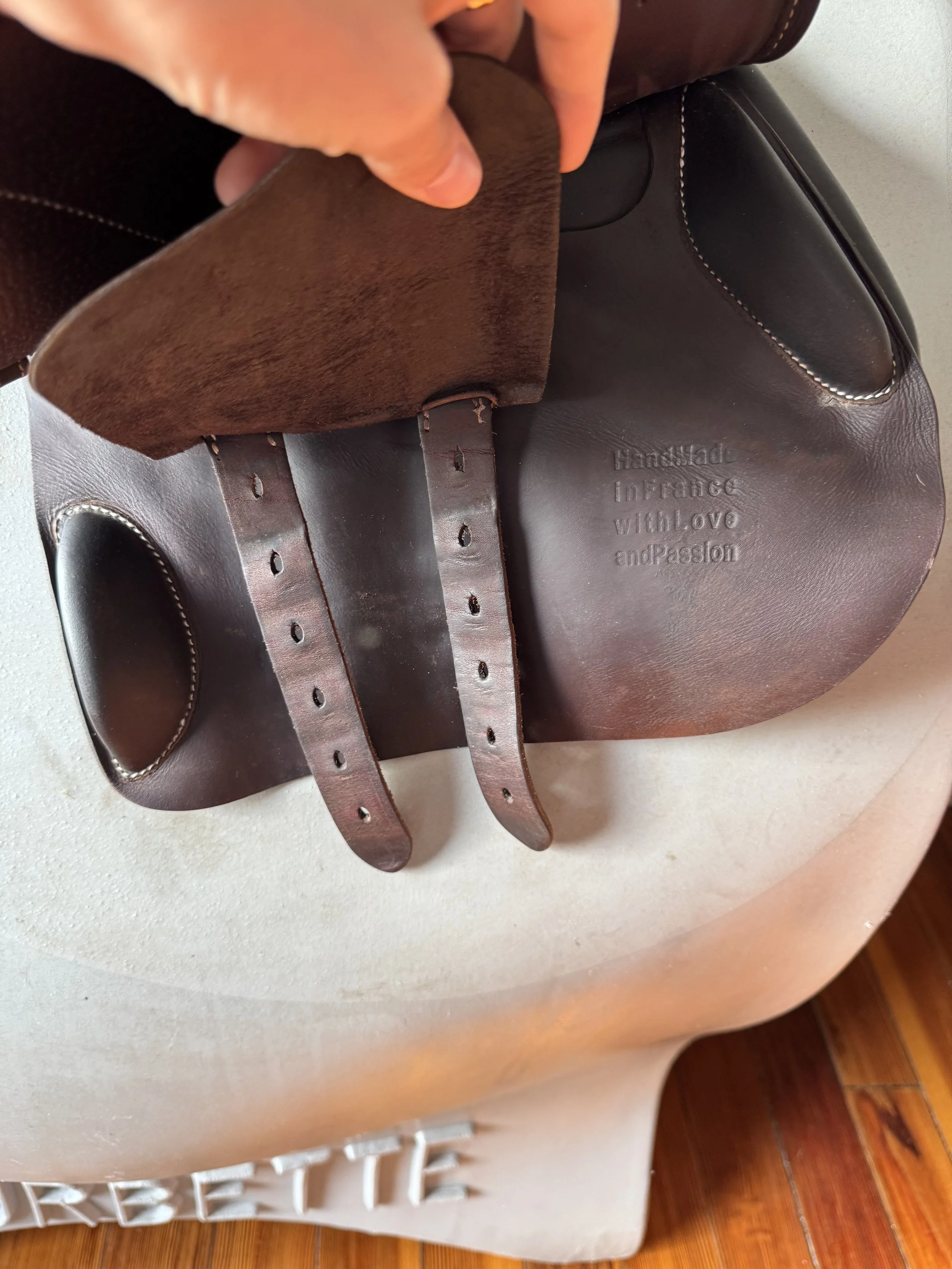 16" Voltaire Palm Beach Saddle - Billets Right