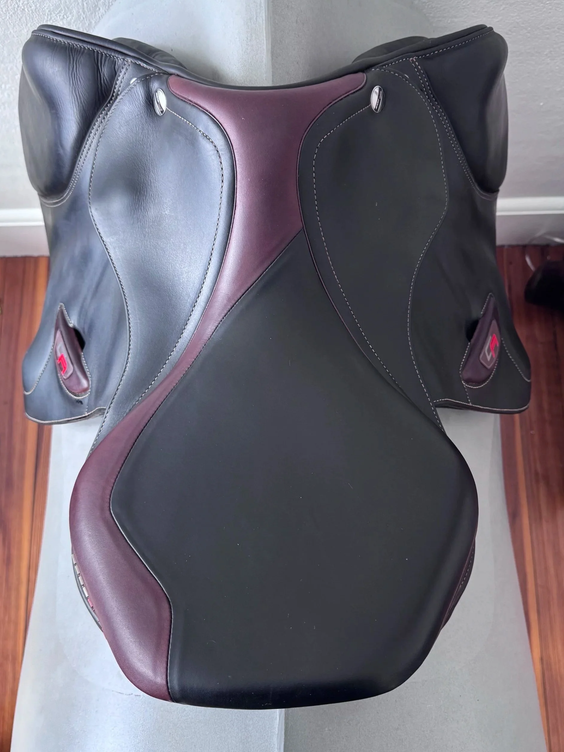 17.5" Erreplus CA Saddle - 2022 - Wool Flocked - Fully Adjustable - MINT! - Seat 5