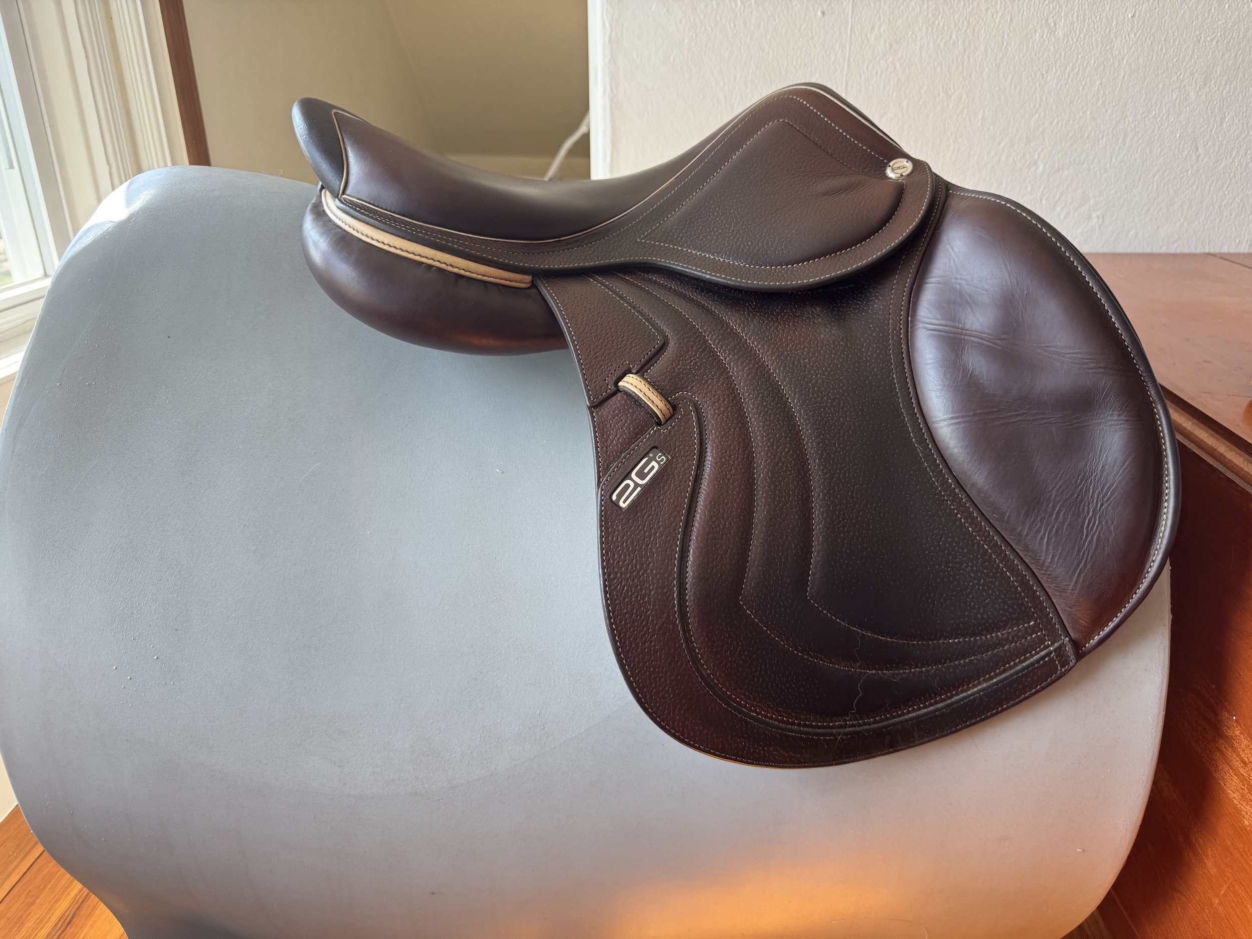 17" 2022 CWD Mademoiselle 2Gs Saddle - 1L Flaps - Grained Buffalo - PRO Panels