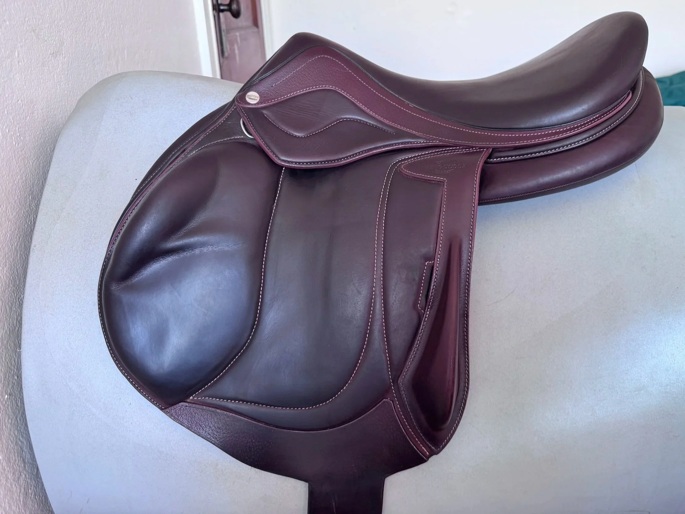 18" Devoucoux Chiberta Lab Monoflap Saddle - 2022 - 3AAR - Full Buffalo  - Left View 4