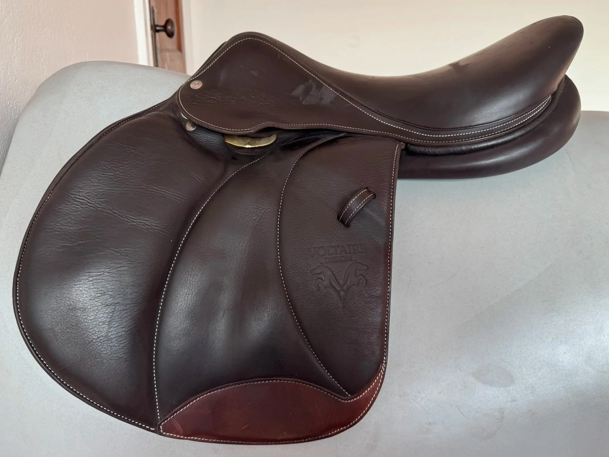 18" Voltaire Palm Beach PRO Saddle - 2021 - 3A - Full Buffalo - Left View 2