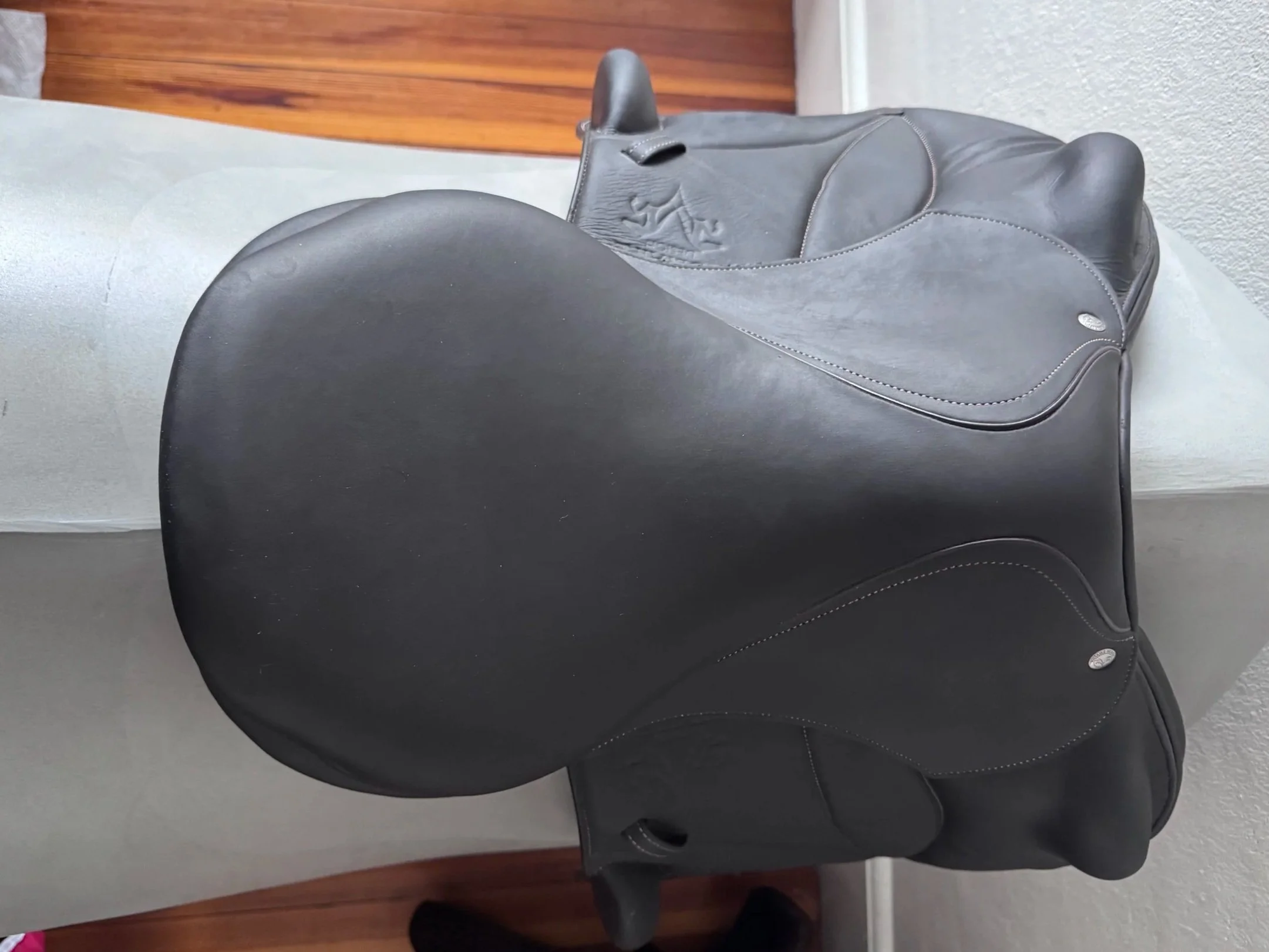 16.5" Voltaire Lexington PRO Monoflap Saddle - 2023 - 1A - Full Buffalo  - Seat 2