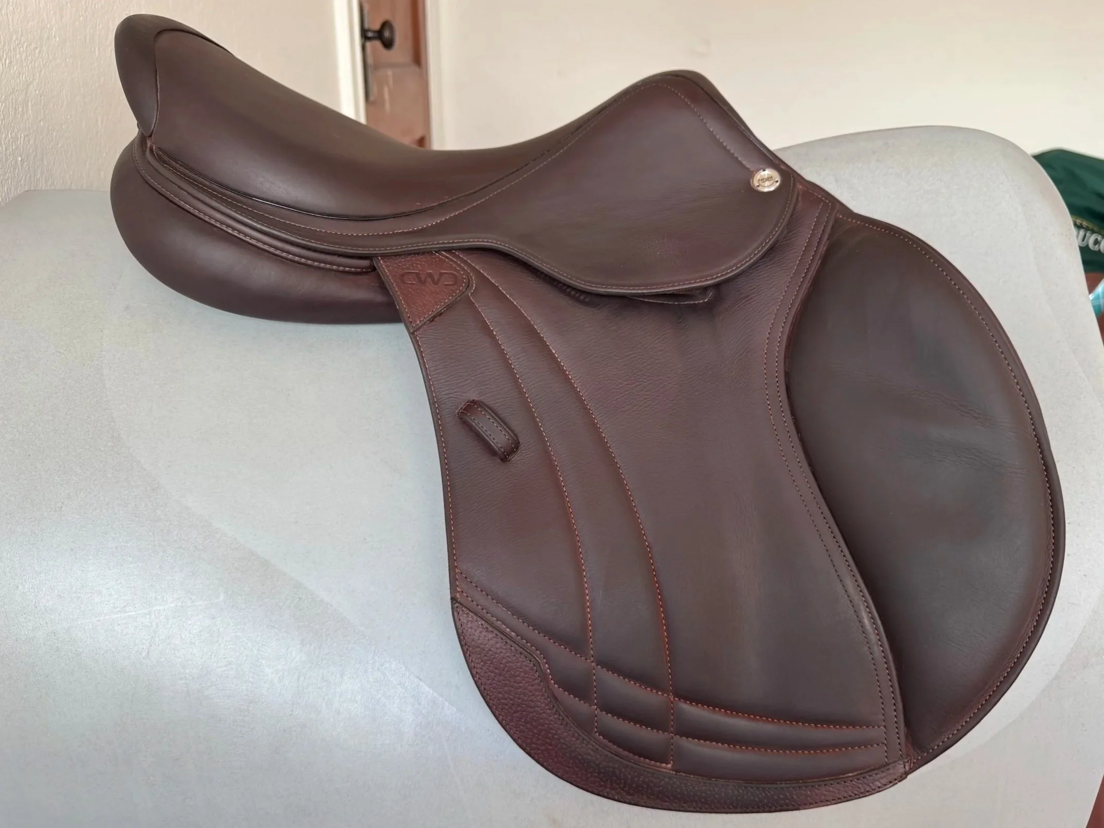 17.5" CWD SE39 Hunter Mademoiselle 2Gs Saddle - 2024 - 3CH - Full Buffalo - MINT - Right View 3