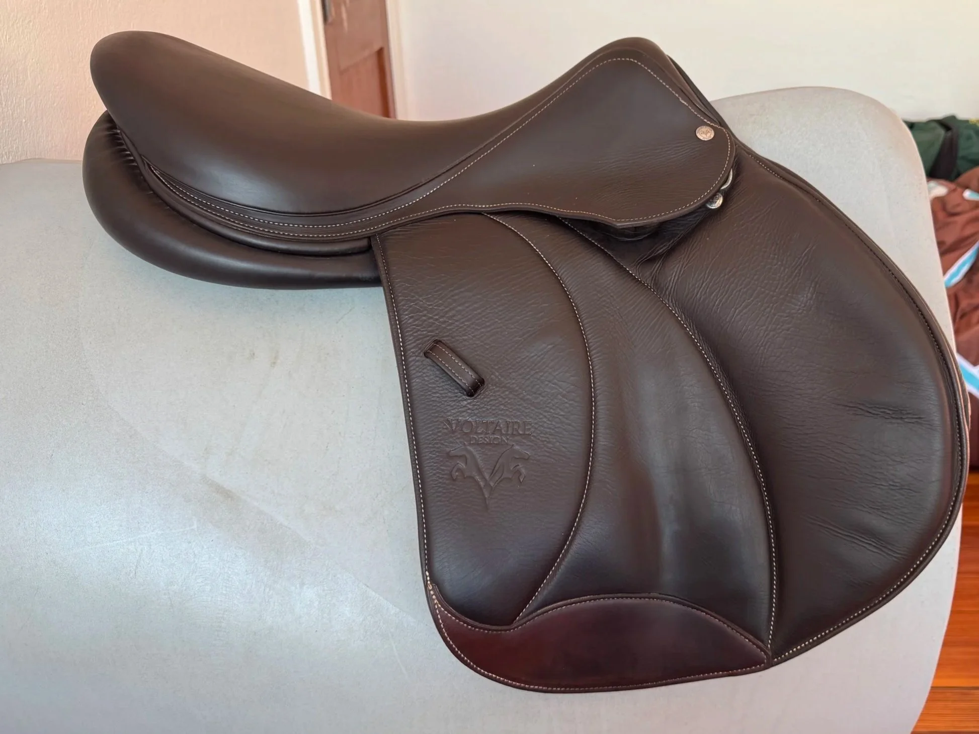 18.5" Voltaire Palm Beach PRO Saddle - 2021 - 3AR - Full Buffalo - MINT - Right View 1