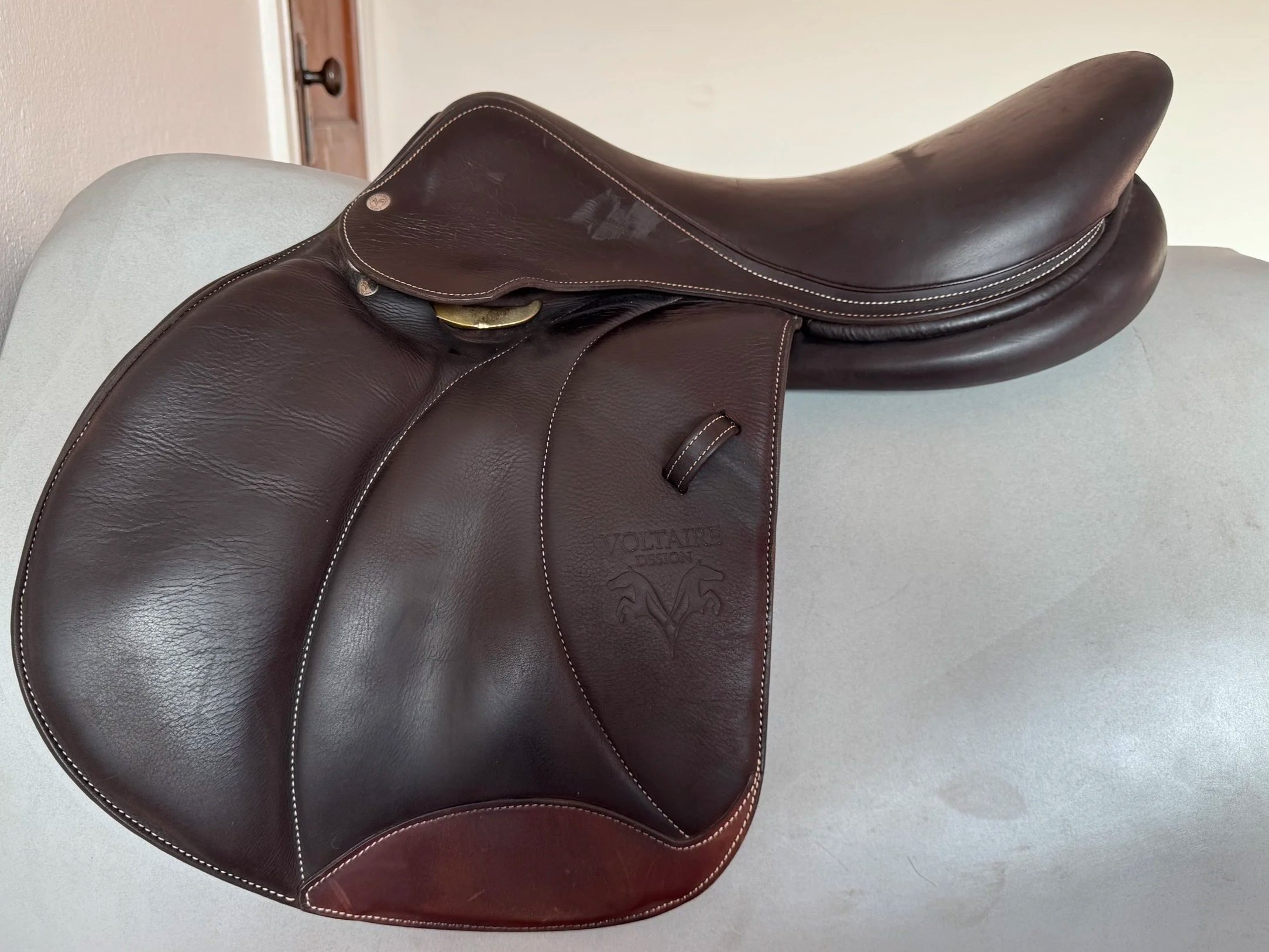 18" Voltaire Palm Beach PRO Saddle - 2021 - 3A - Full Buffalo - Left View 1