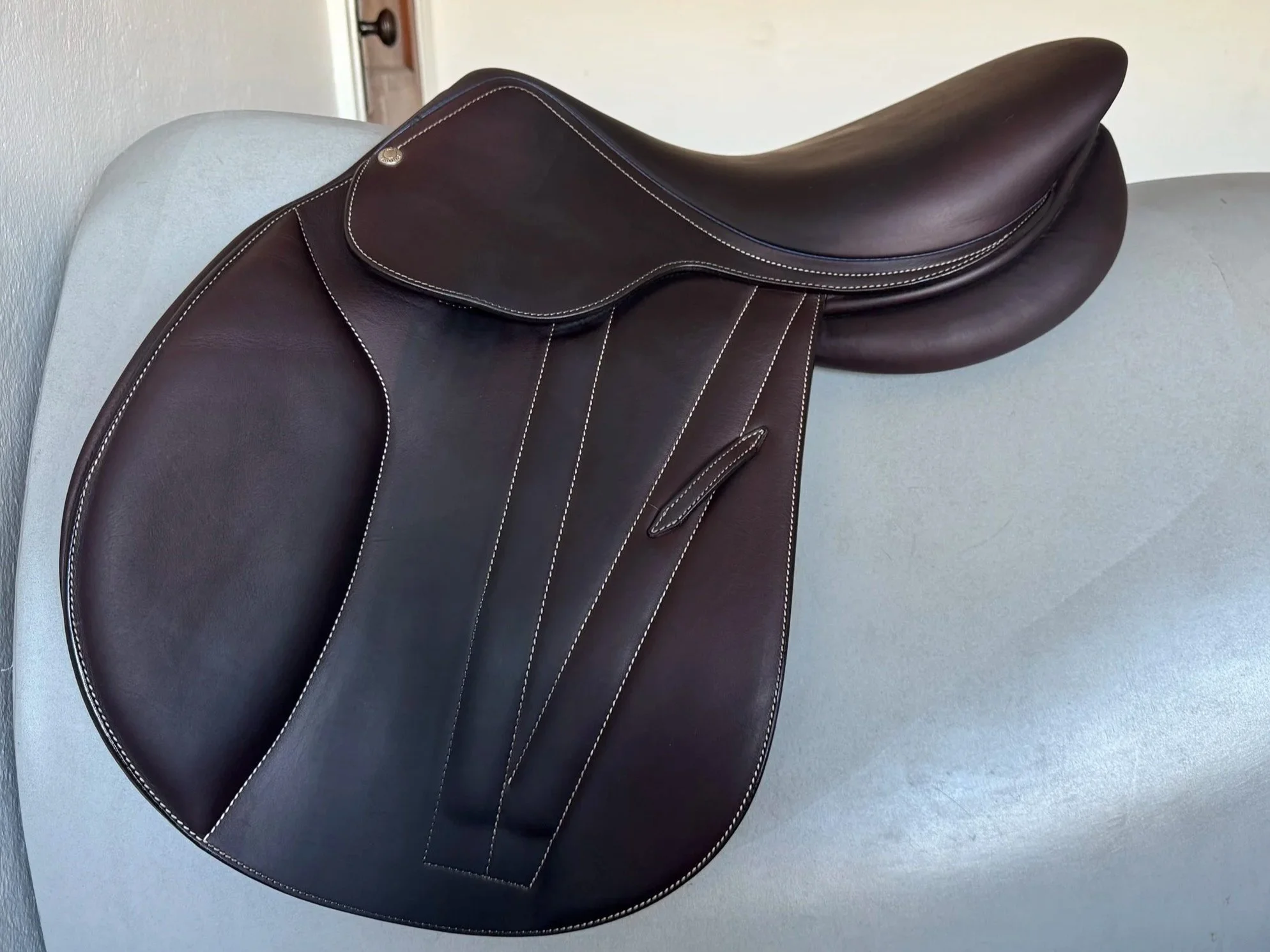17.5" Butet Premium Saddle - 2022 - Cachou - Integrated Panels  - Left View 2