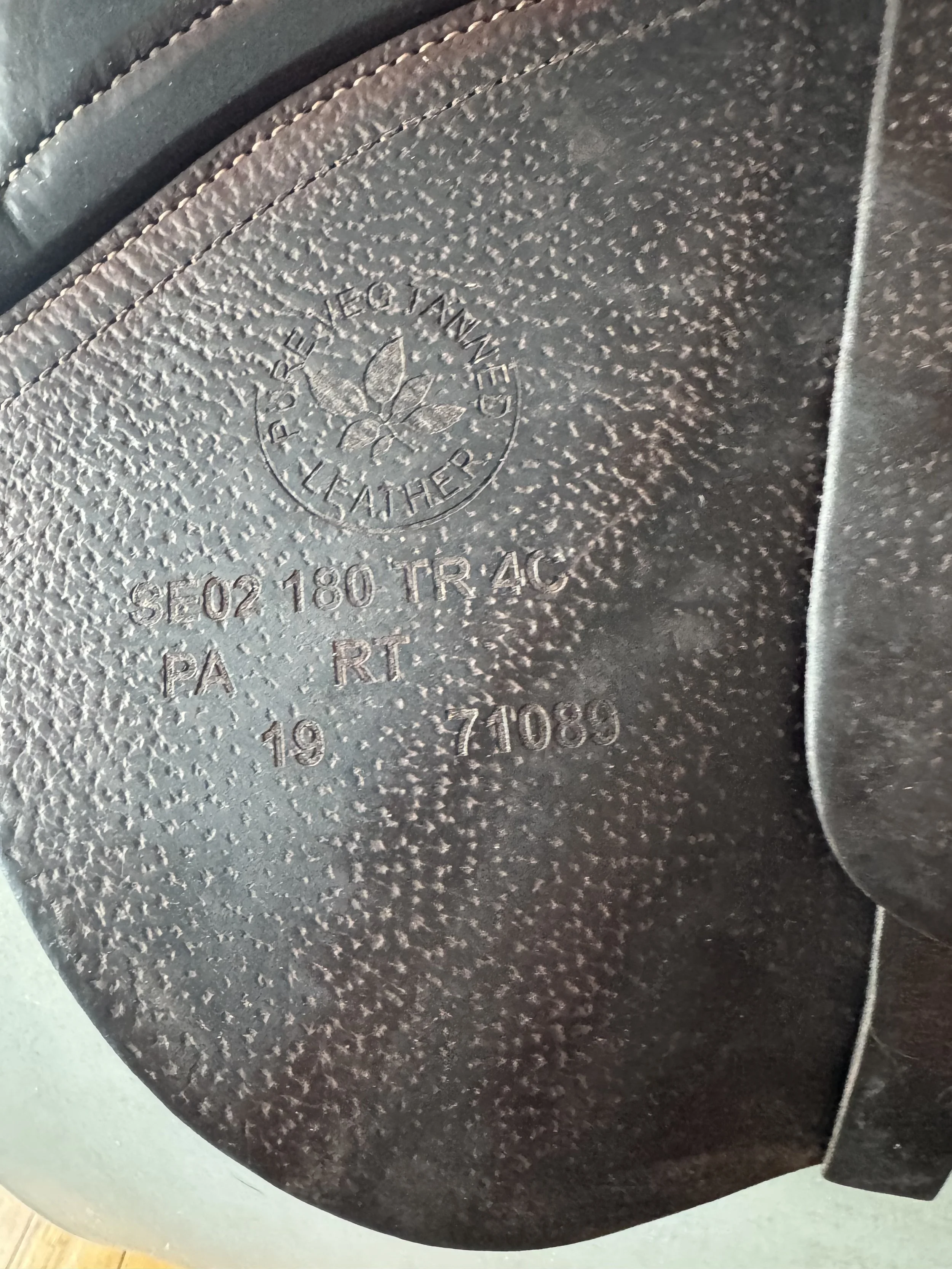 18" CWD SE02 Pro Saddle - 2019 - 4C - Pro Panels - Full Buffalo - Serial