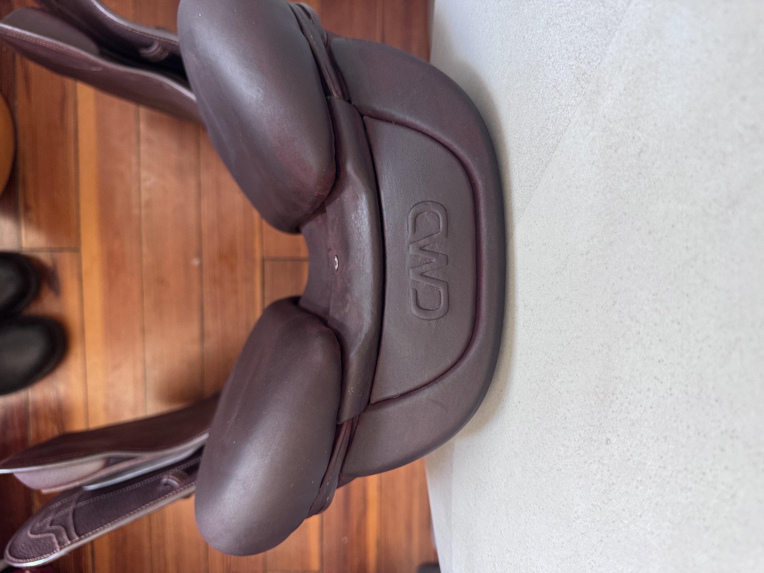 17.5" CWD SE38 Mademoiselle Hunter 2Gs Saddle - 2024 - 2LH - Full Buffalo - MINT - Cantle