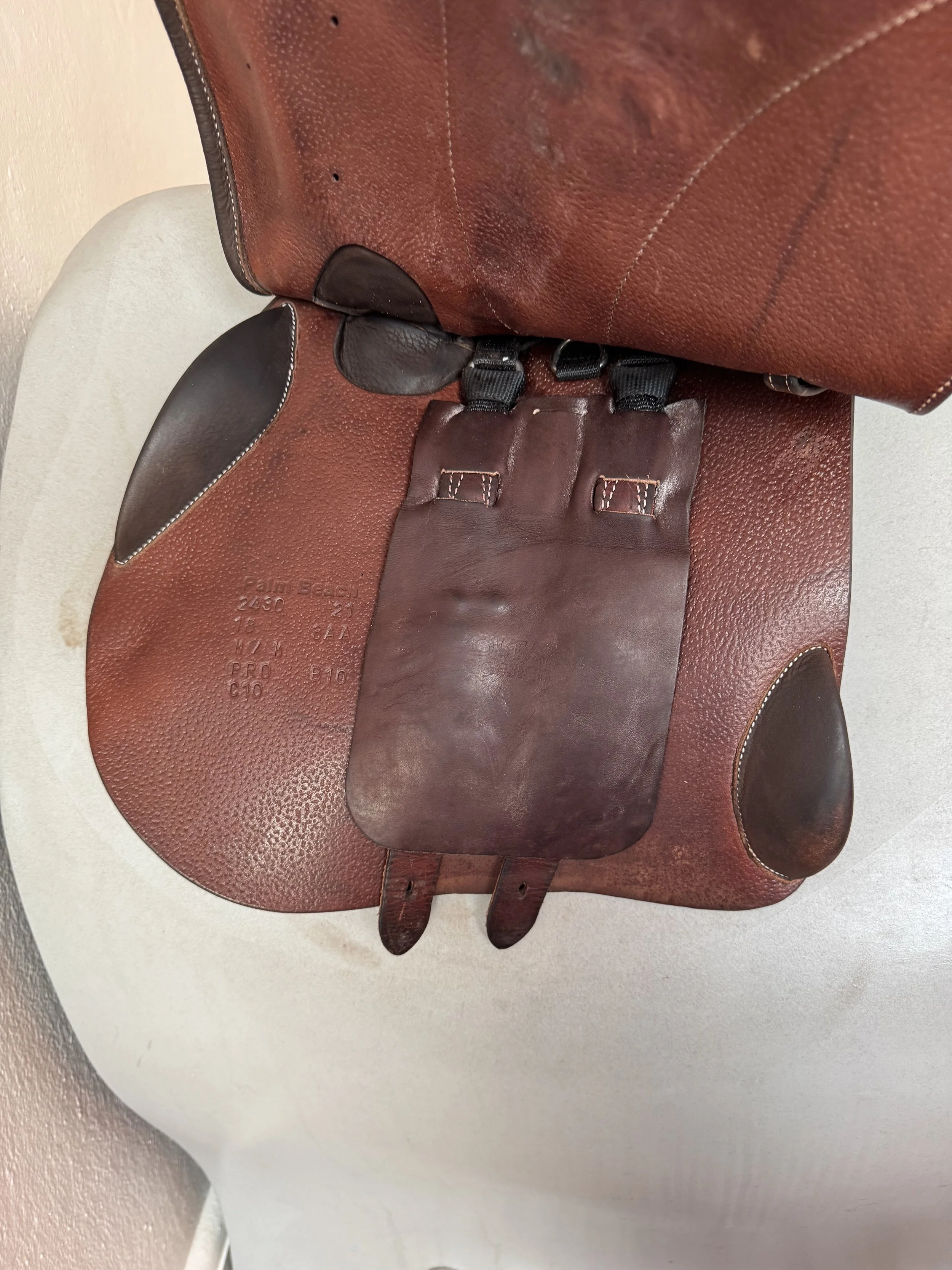 18" Voltaire Palm Beach PRO Saddle - 2021 - 3A - Full Buffalo - Left Underflap