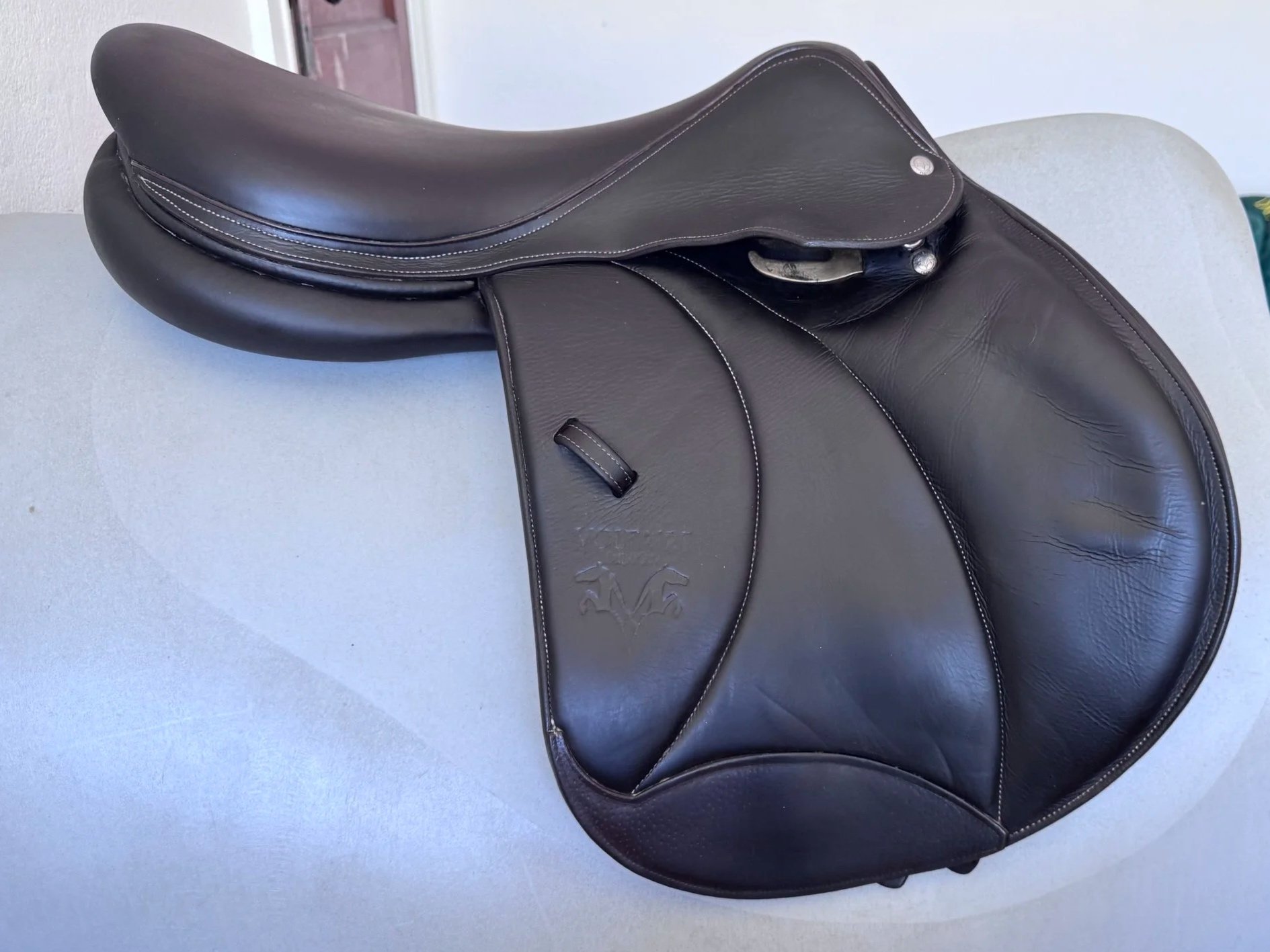 18" Voltaire Palm Beach E PRO Saddle - 2023 - 2A - Full Buffalo - EQUISENSE TECH - Right View 1