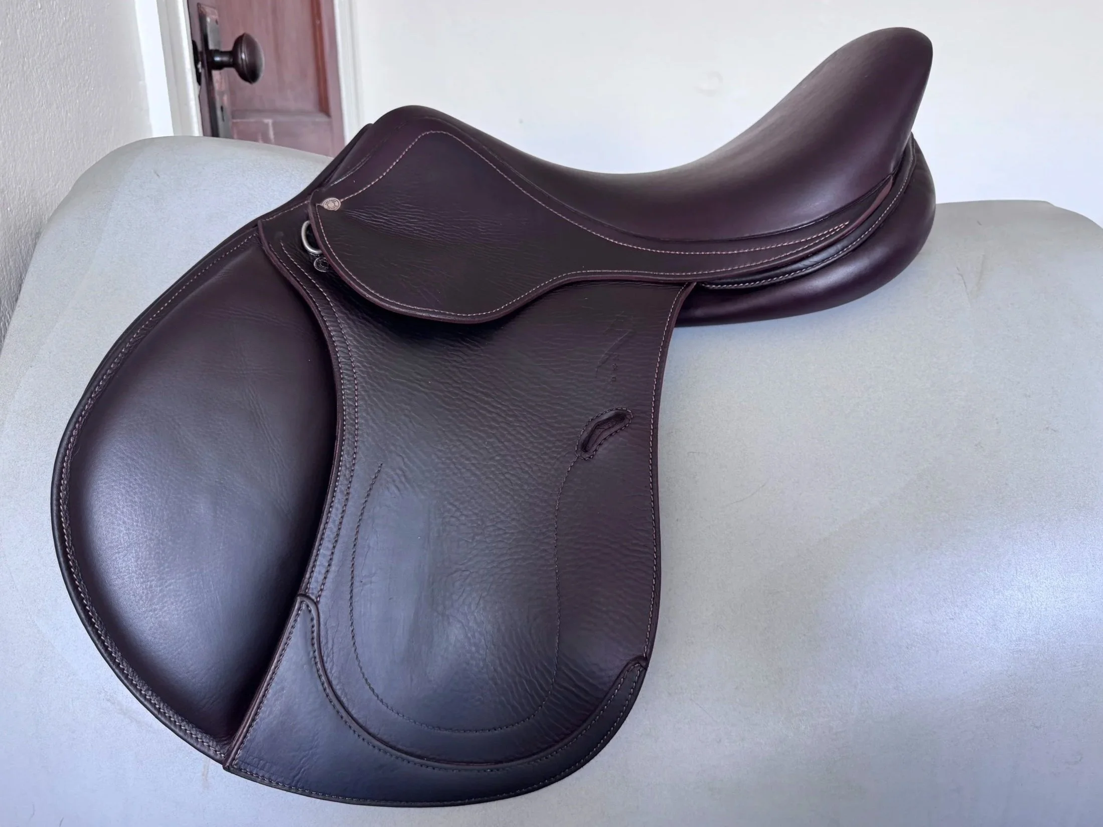 17.5" Antares Comfort 2 Saddle - 2021 - 2A - Full Buffalo - A01 WIDE Tree - Left View 4