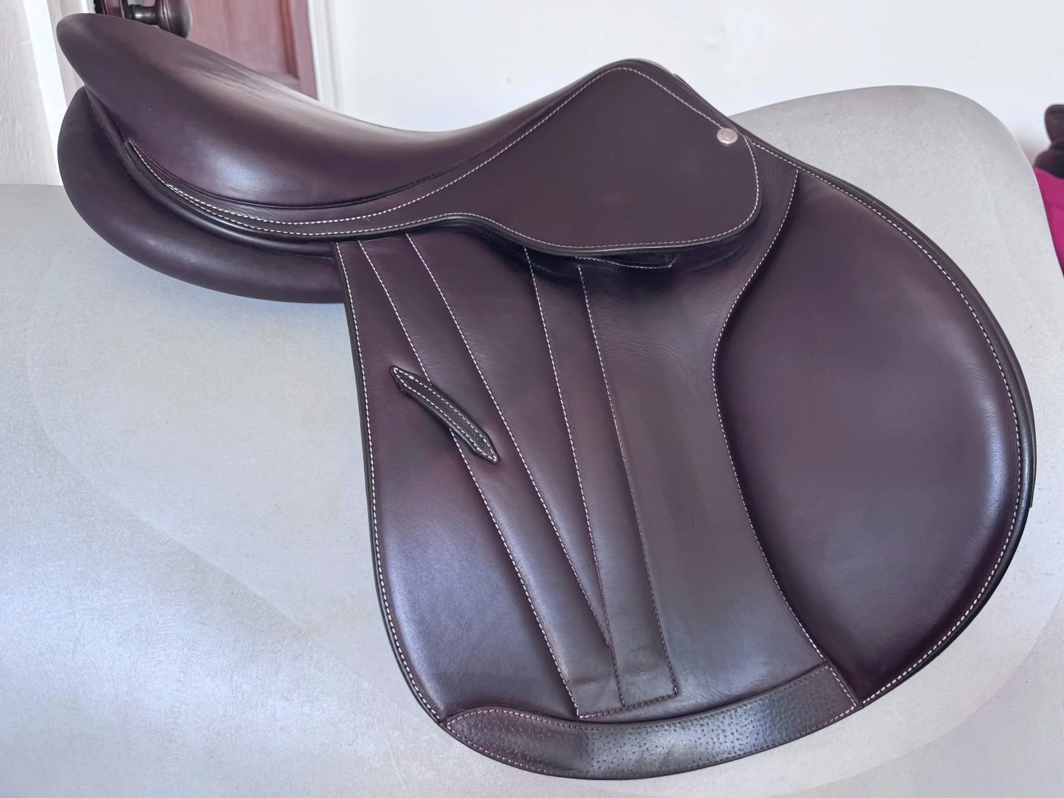 17/17.5" Butet Premium Saddle - 2024 - 2.5 - Cachou - Calf - Integrated Panels - Right View 4