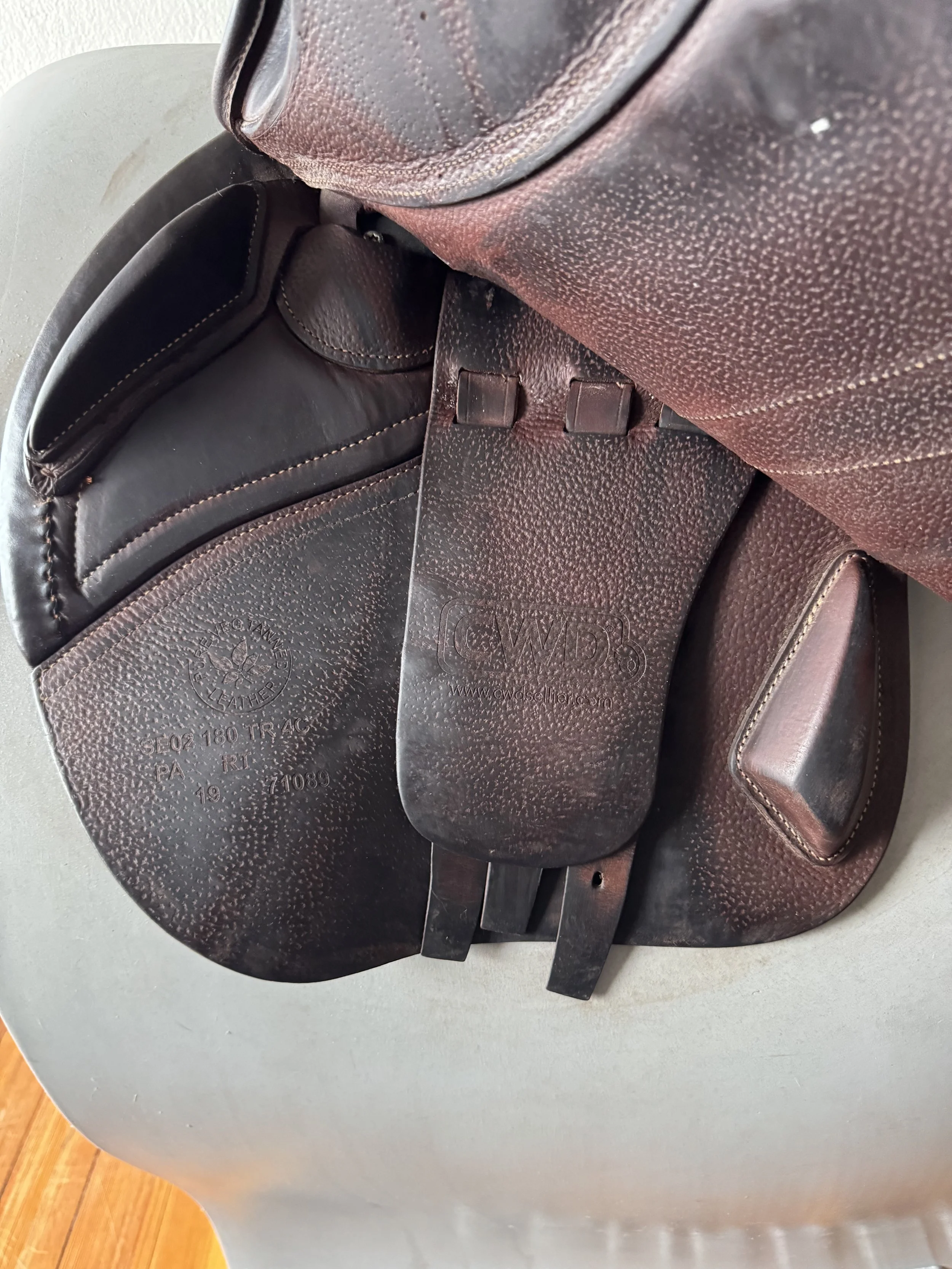 18" CWD SE02 Pro Saddle - 2019 - 4C - Pro Panels - Full Buffalo - Underflap