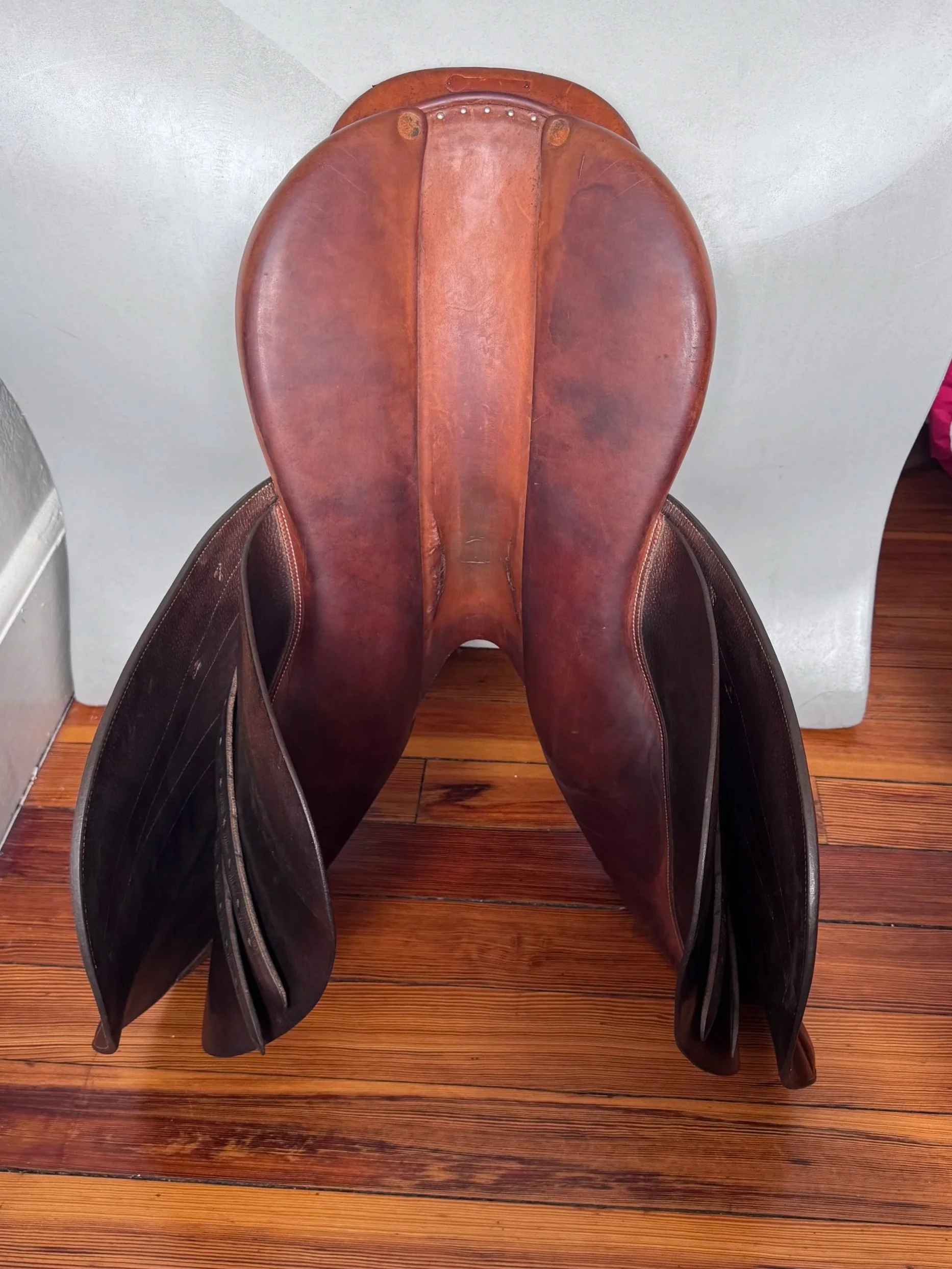 18" Butet Premium Saddle - 2015 - P Seat - 2.5 Flaps - WOOL FLOCKED - Tree 3