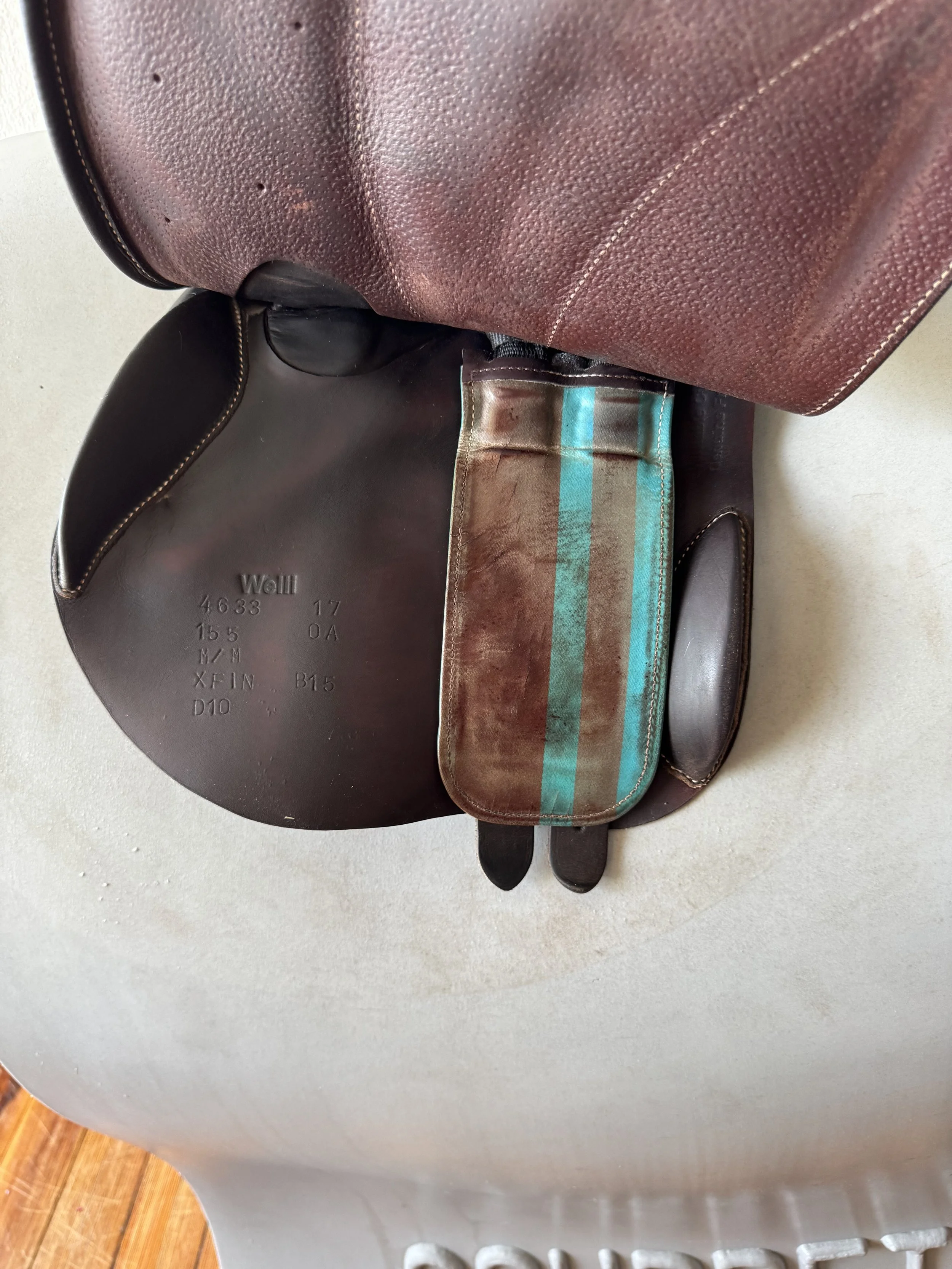 15.5" Voltaire Welli Saddle - Full Buffalo - Underflap Left