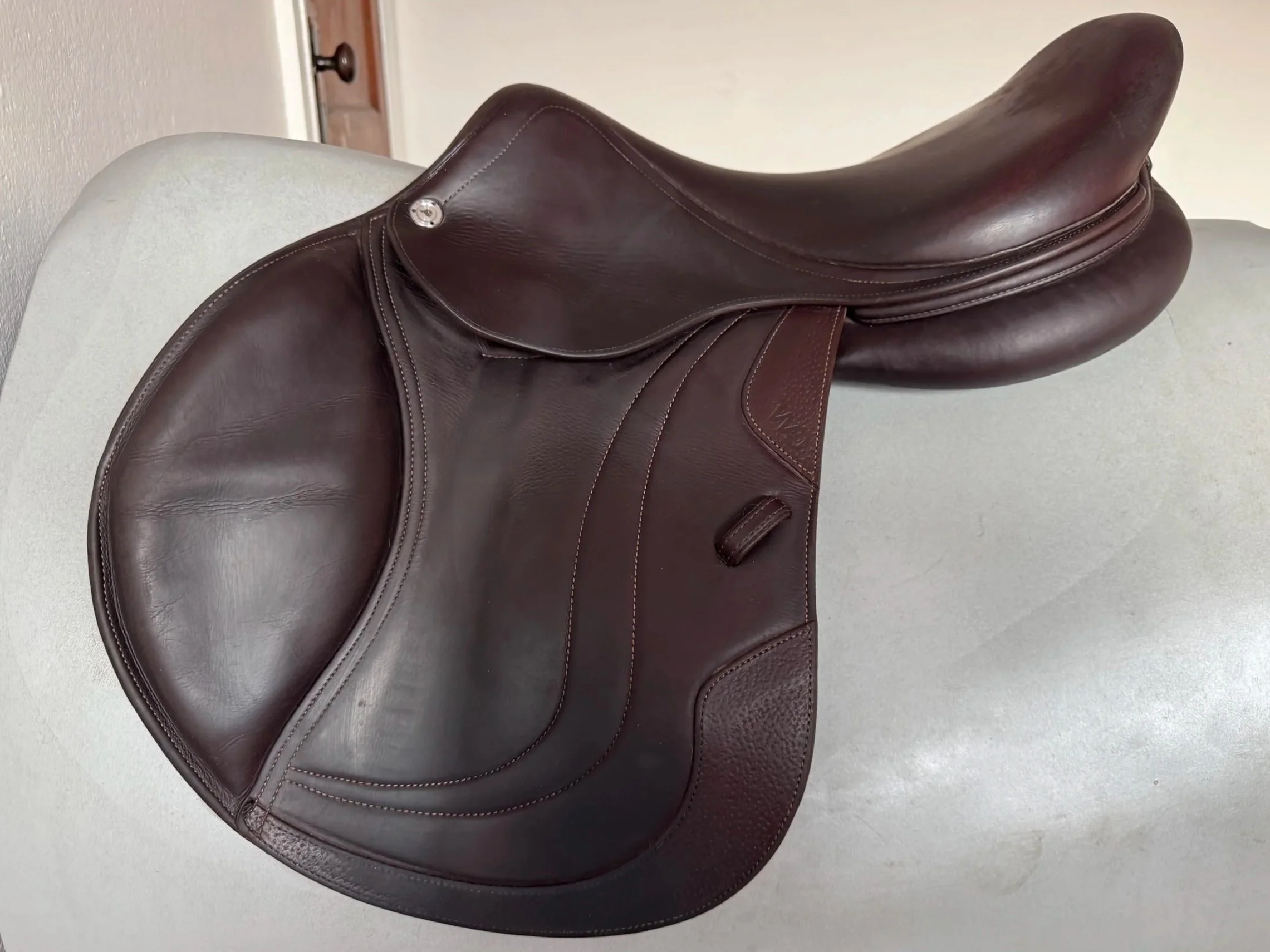 17.5" CWD SE02 PRO Saddle - 2019 - 2C - Full Buffalo - Left View 4