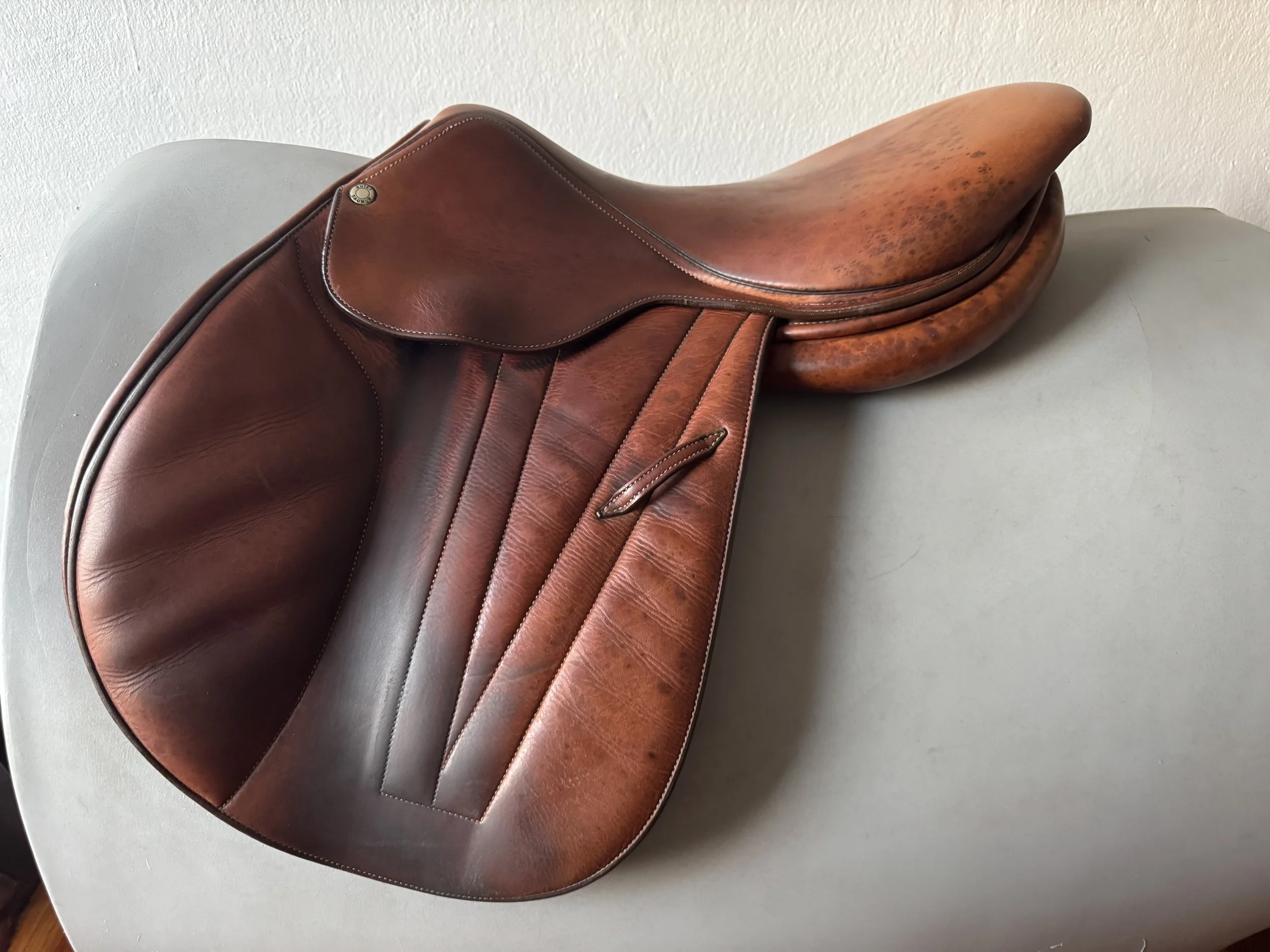 17.5" Butet Premium Saddle - 1.5 Flaps - Integrated Panels - 4.5" Tree - Left Side 2