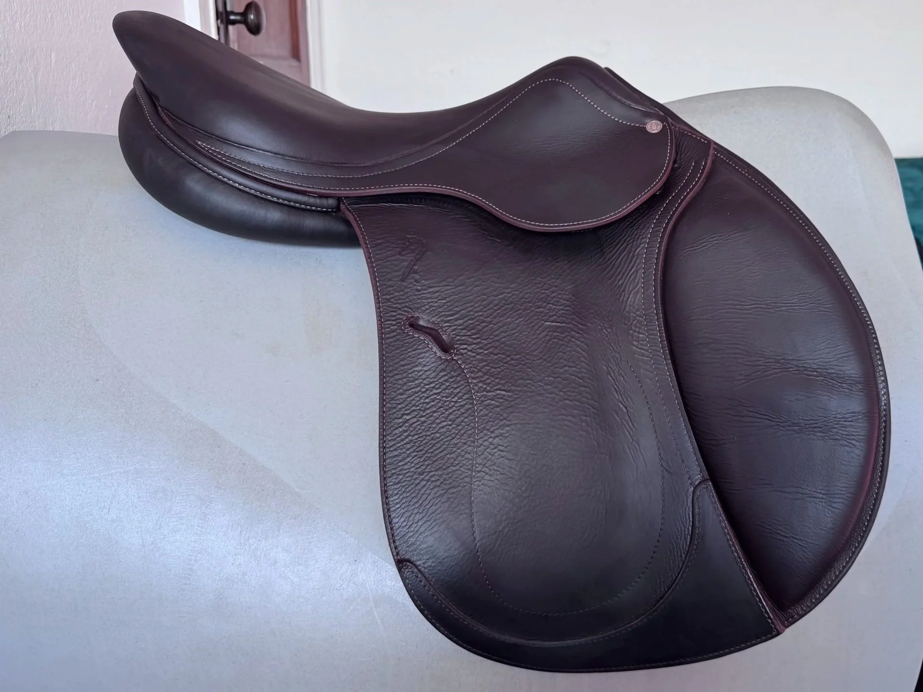17" Antares Evolution Saddle - 2022 - 3NB - Full Buffalo - A01 WIDE - Right View 8