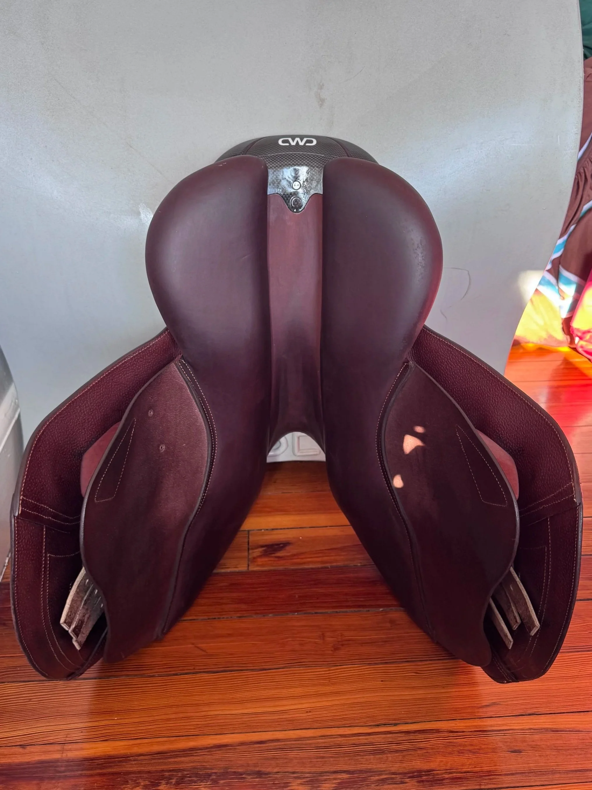 18" CWD SE26 2Gs Saddle - 2022 - 2C - Full Buffalo - MINT! - Under Panels 2
