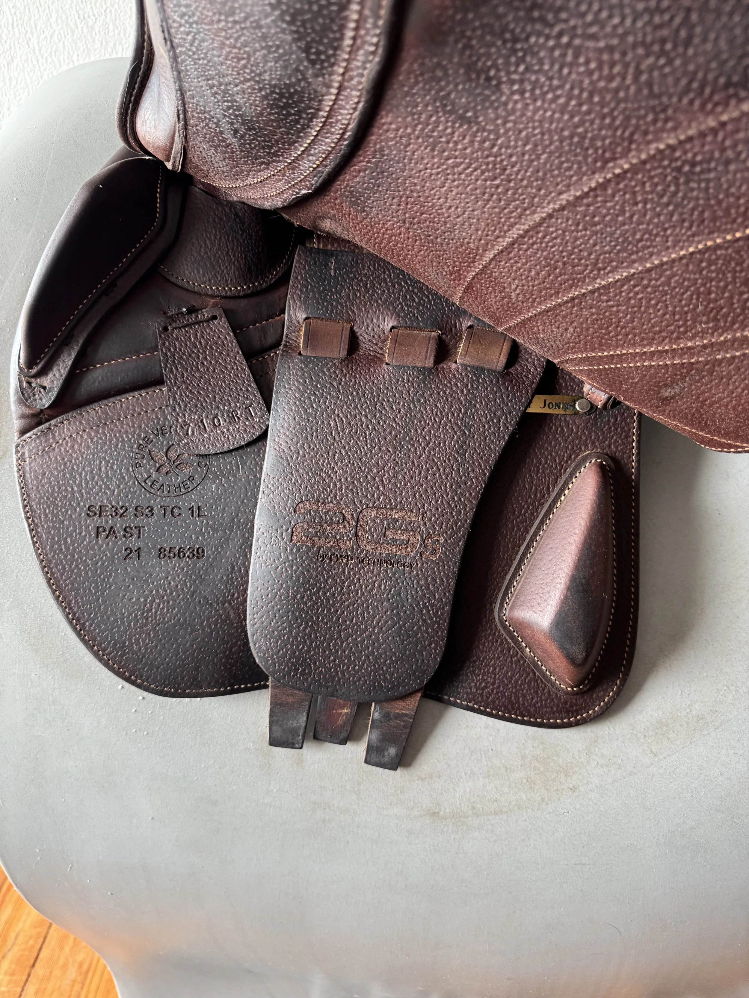 18" CWD SE32 Mademoiselle 2Gs Saddle - 1L - 2019 - Full Buffalo - Left Underflap