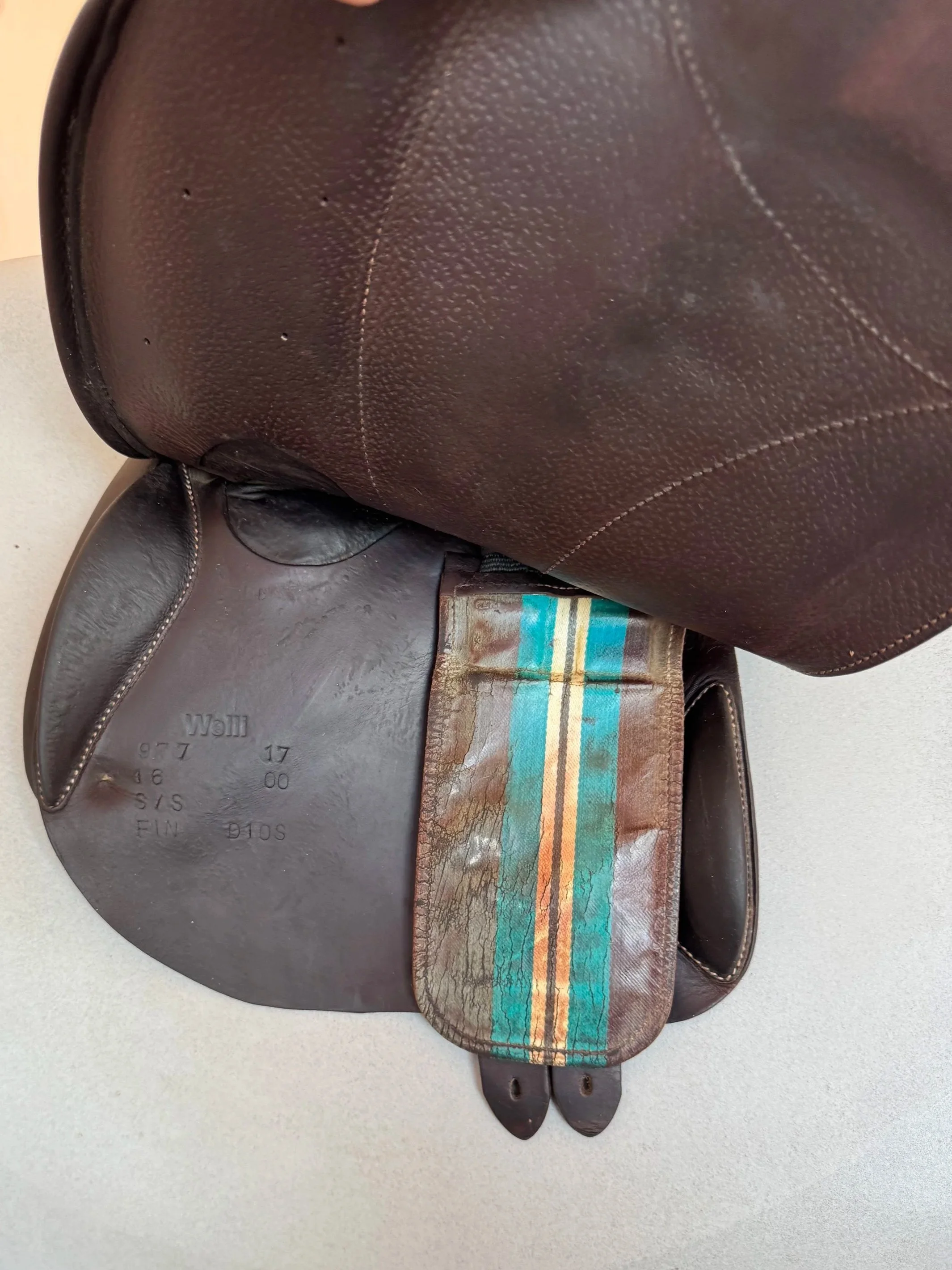 16" Voltaire Welli Saddle - 2017 - 00 - Full Buffalo - Left Underflap