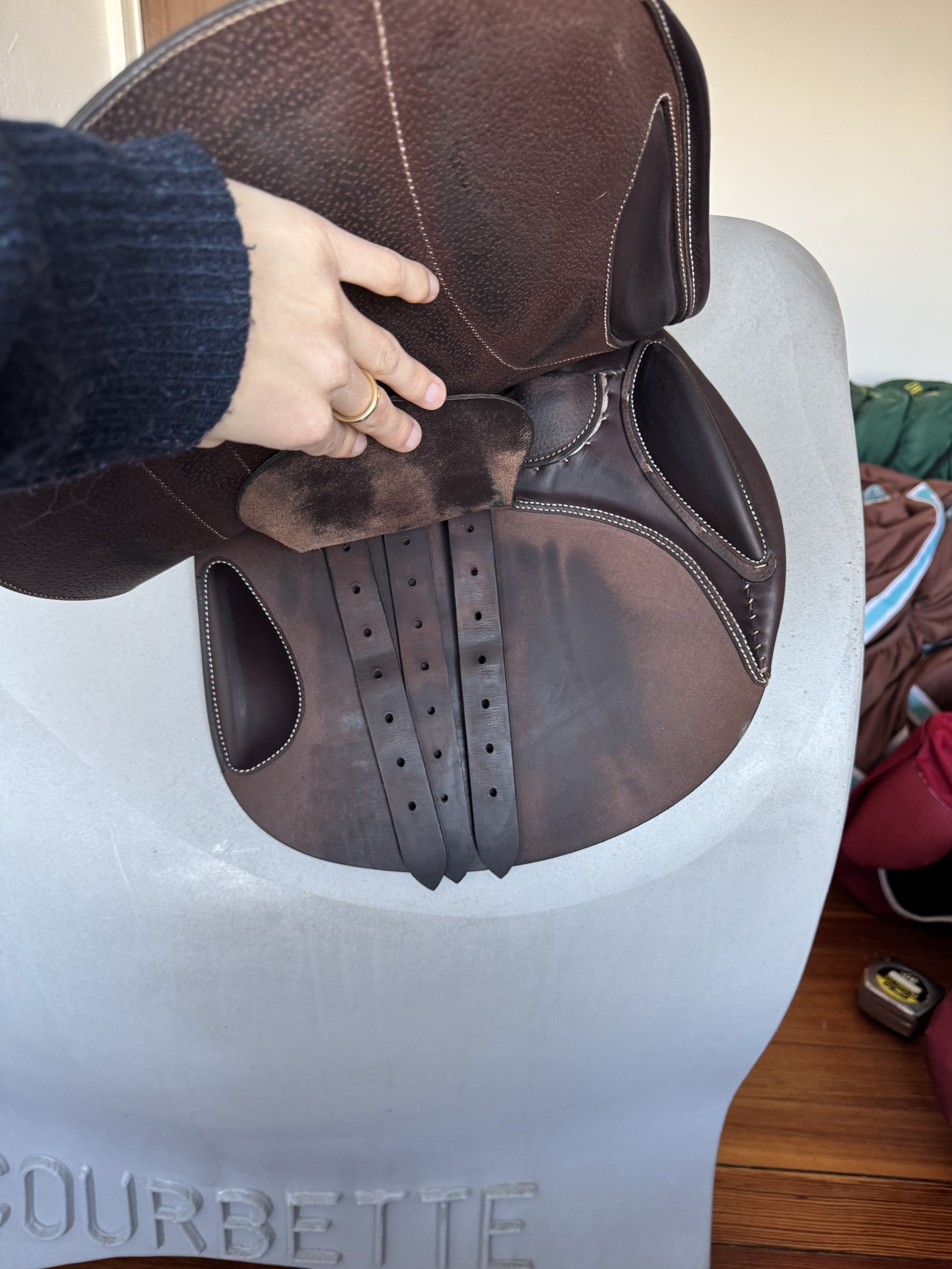 17.5" Butet Premium Saddle - 2022 - Cachou - Integrated Panels  - Right Billets