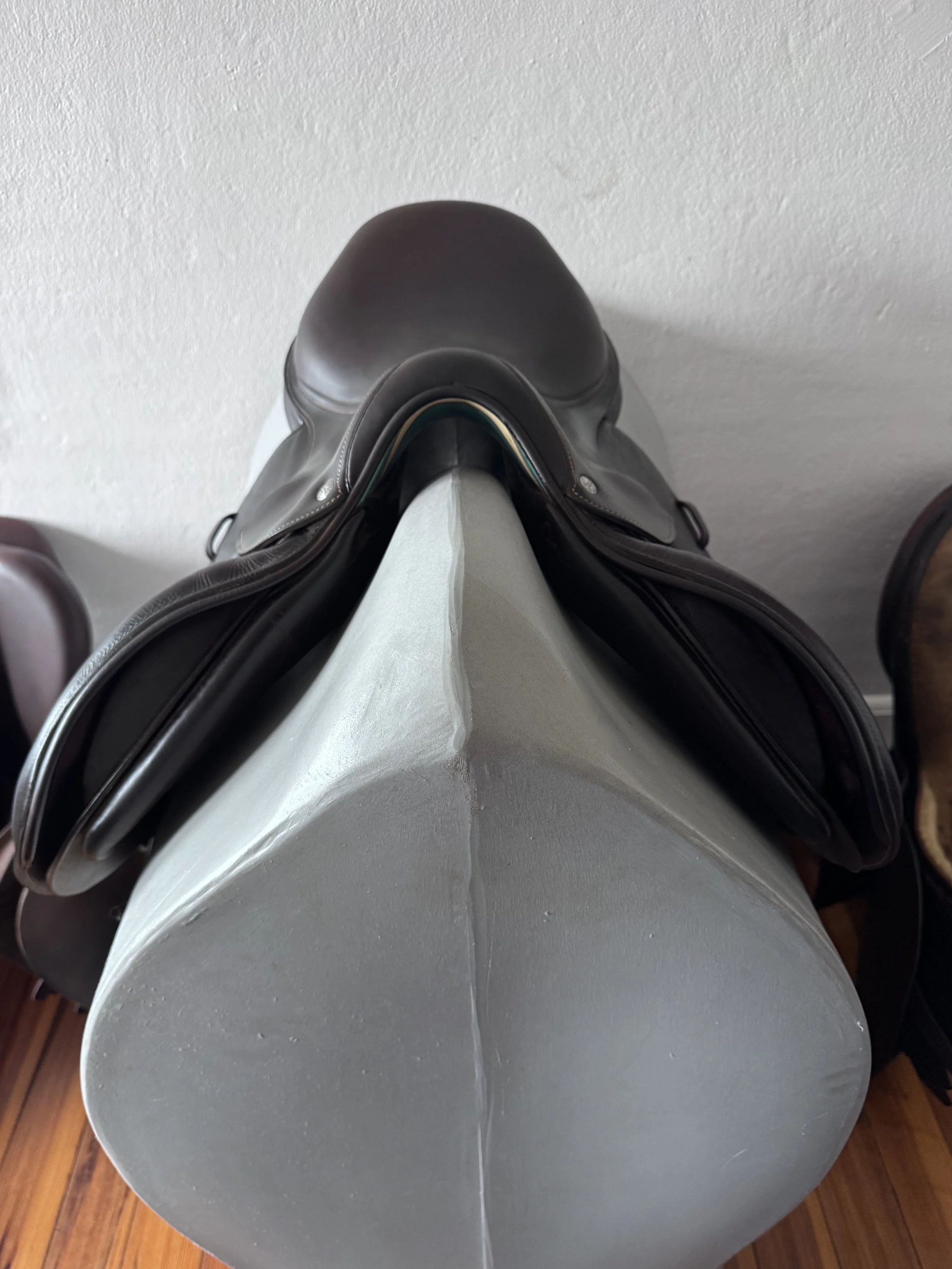 16.5" Voltaire Palm Beach PRO Saddle - 2017 - 2A - Full Buffalo - Front Panels