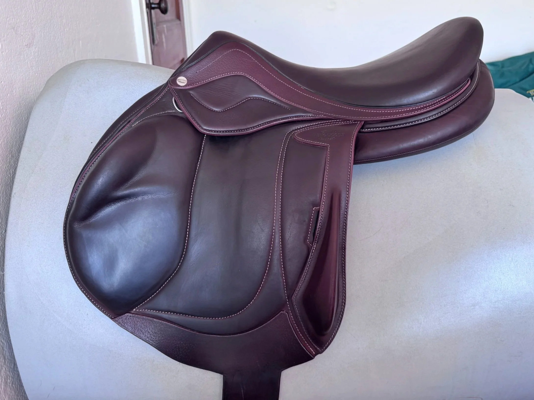 18" Devoucoux Chiberta Lab Monoflap Saddle - 2022 - 3AAR - Full Buffalo  - Left View 3