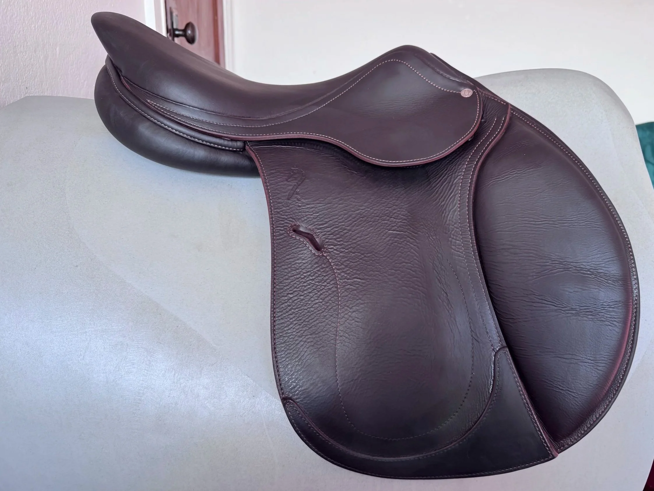 17" Antares Evolution Saddle - 2022 - 3NB - Full Buffalo - A01 WIDE - Right View 6