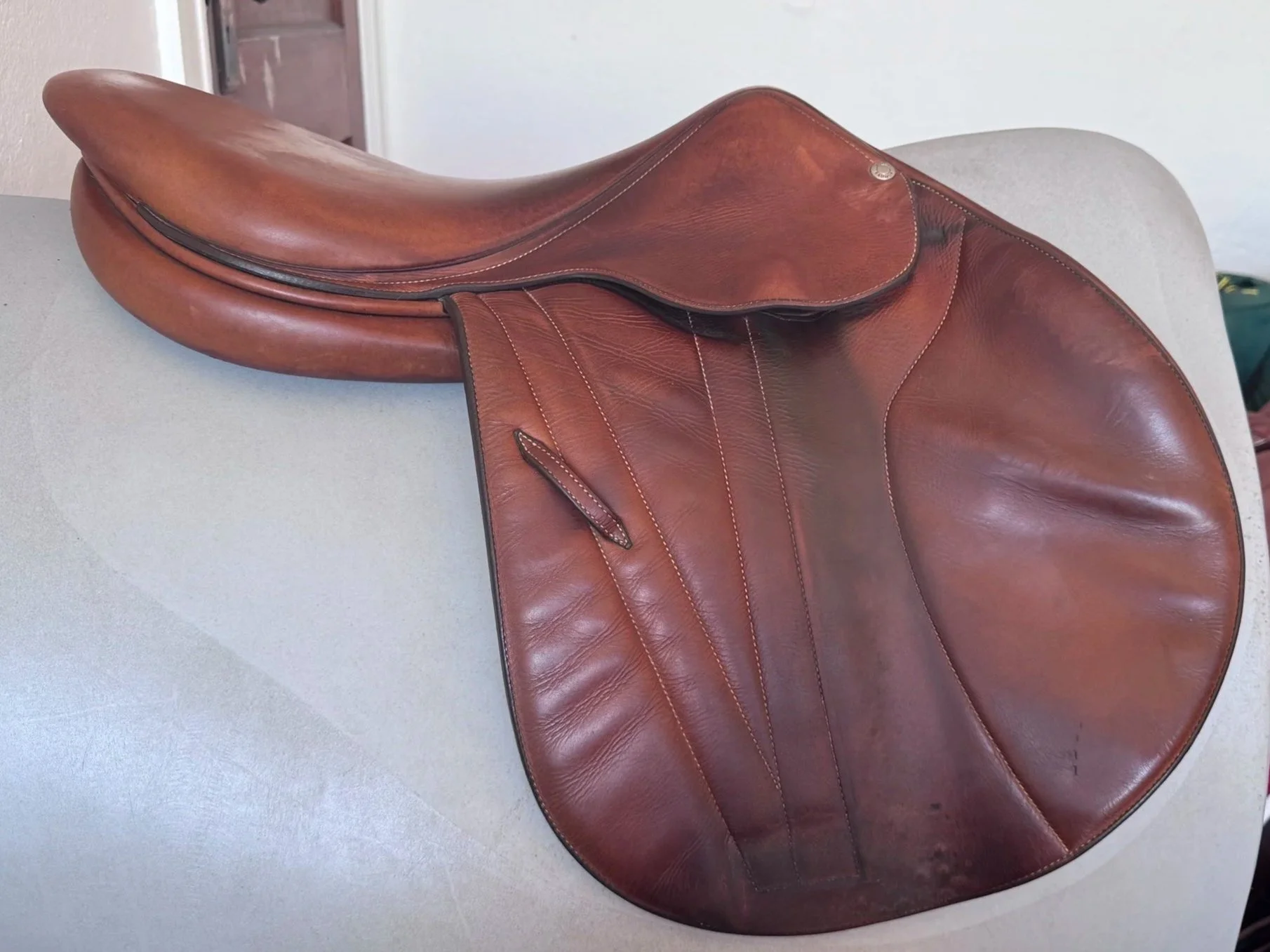 18" Butet Premium Saddle - 2015 - P Seat - 2.5 Flaps - WOOL FLOCKED - Right View 2