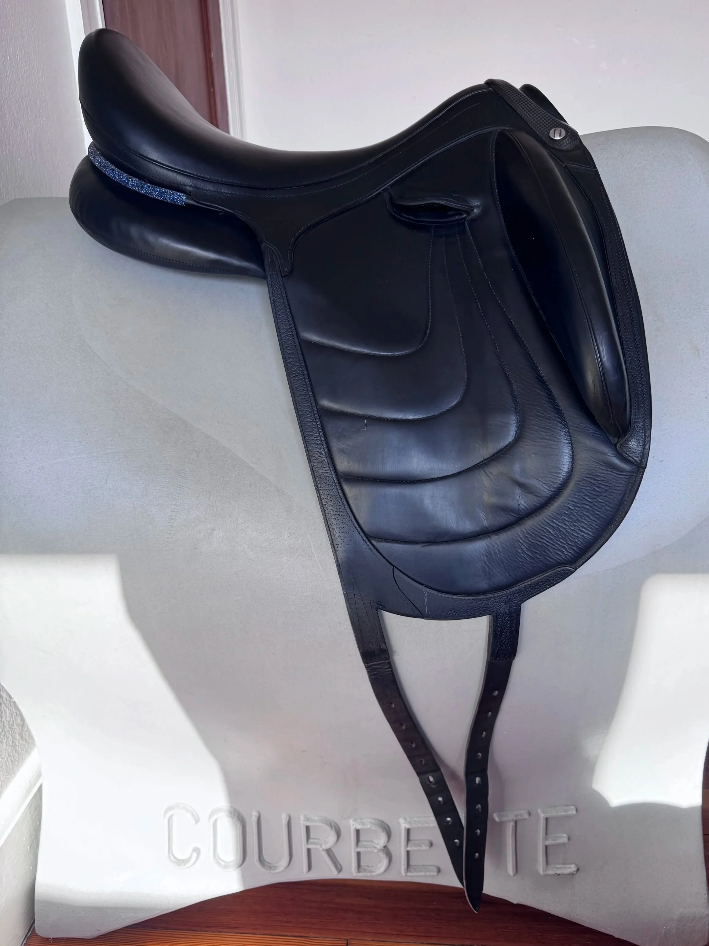 18" Devoucoux Makila Harmonie Dressage Saddle - 2018 - 2A - Right View 5