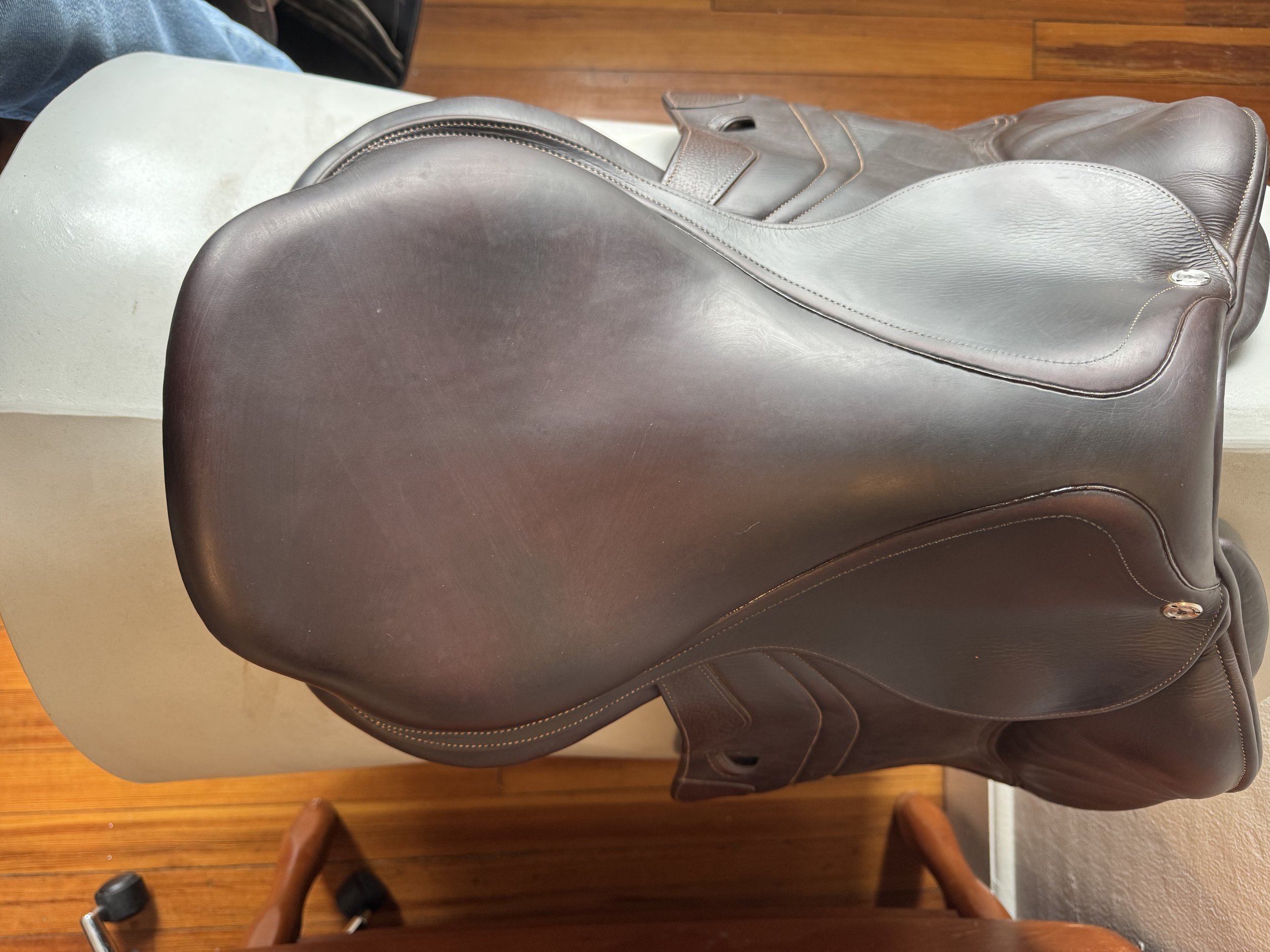 18" CWD SE01 Buffalo Saddle - Seat