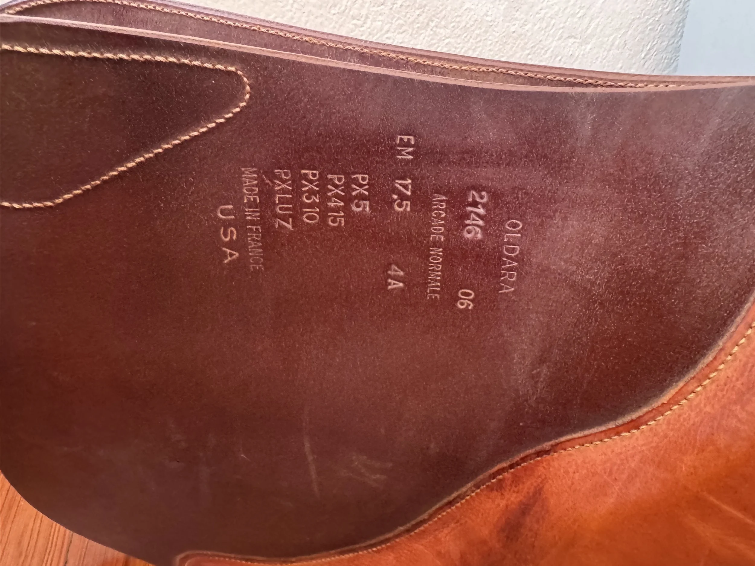 17.5" Devoucoux Oldara Saddle - 4A - Integrated Panels - Grain / Calf - Serial Stamp