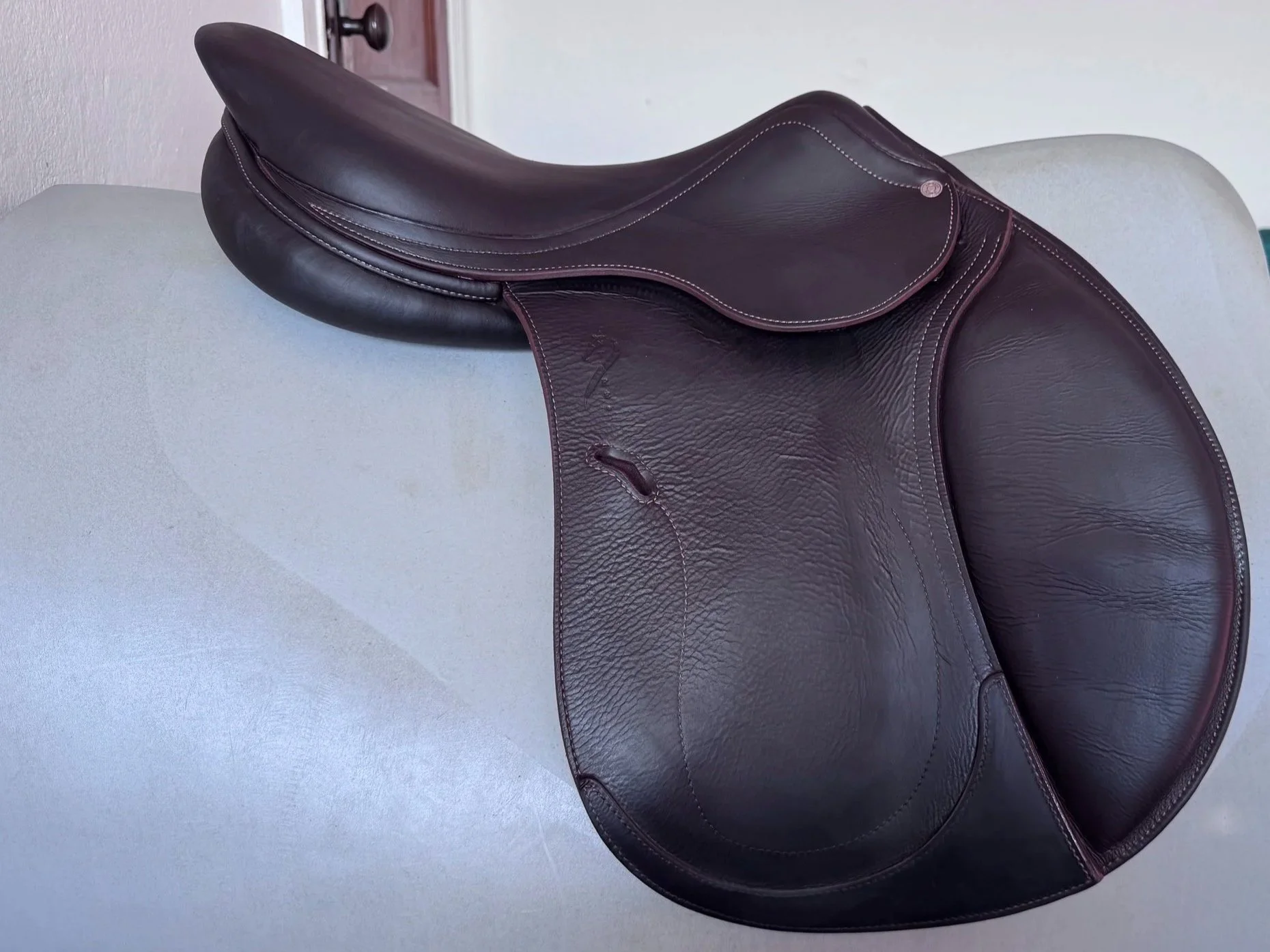 17" Antares Evolution Saddle - 2022 - 3NB - Full Buffalo - A01 WIDE - Right View 7