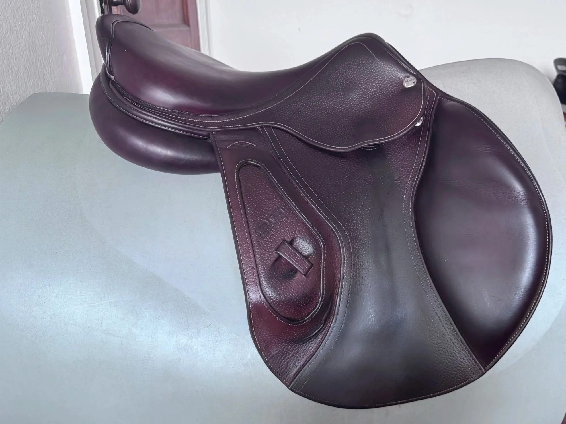 17" CWD SE29 Hunter 2Gs Saddle - 2017 - 2L - Grain / Buffalo - Right View 3