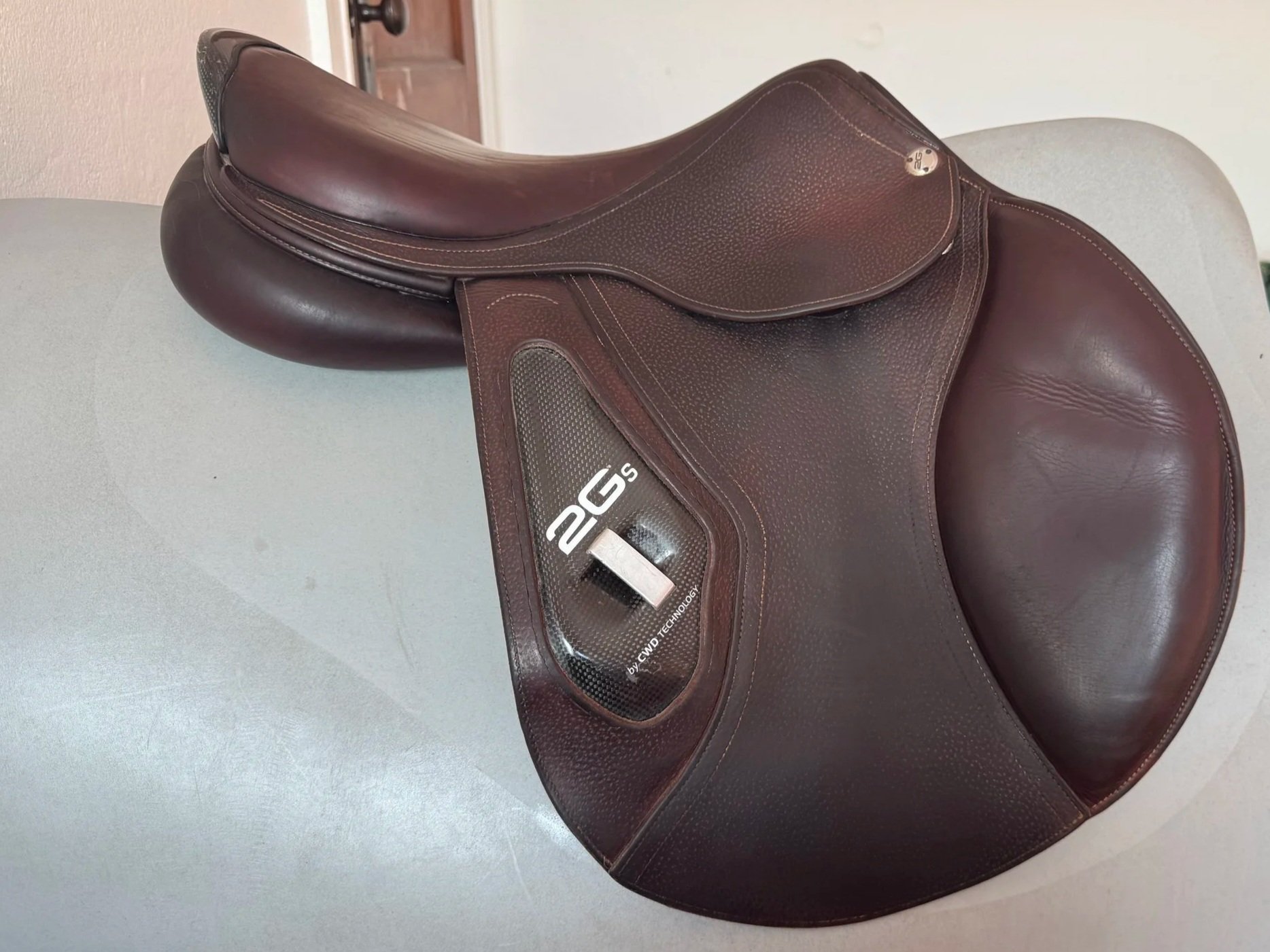 17" CWD SE25 2Gs Saddle - 2C - Grained Buffalo - Right View 2