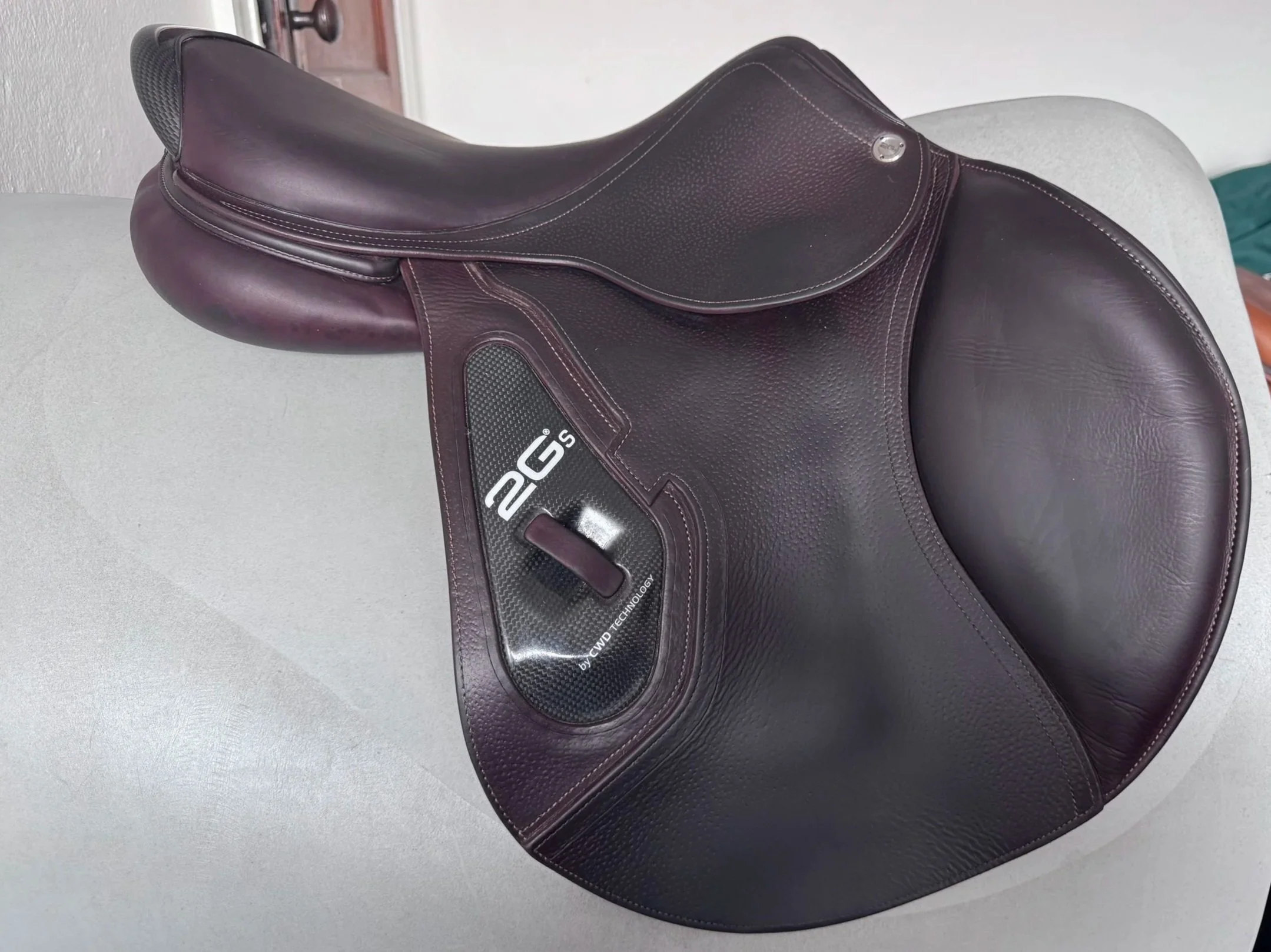 17" CWD SE25 2Gs Saddle - 2018 - 2C - Grain / Buffalo - MINT - Right View 6