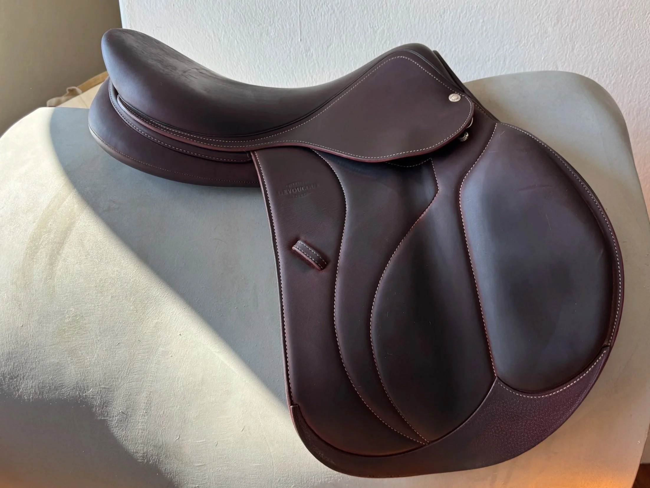 17.5" 2022 Devoucoux Biarritz O Saddle - Right View 2
