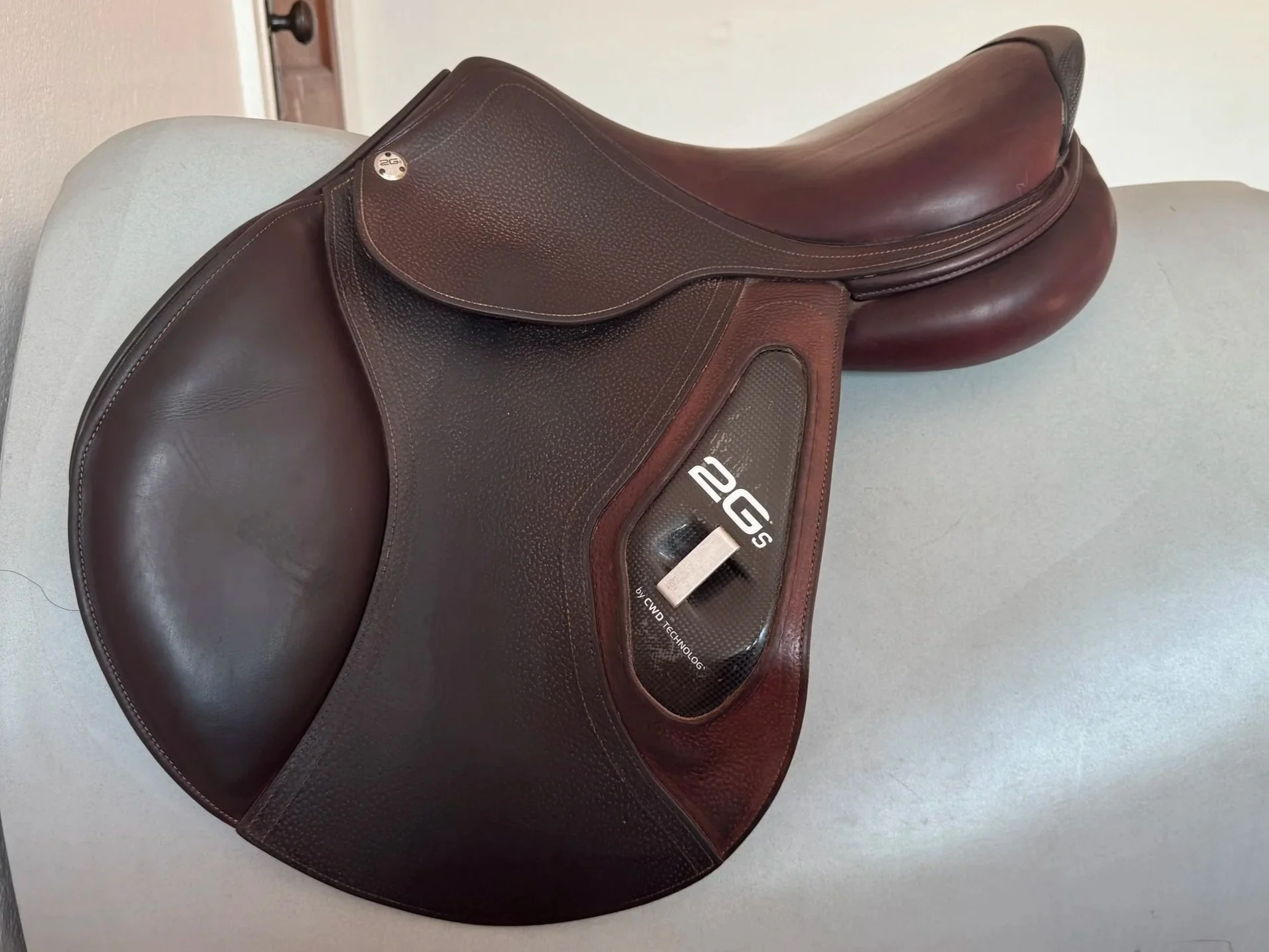 17" CWD SE25 2Gs Saddle - 2C - Grained Buffalo - Left View 1