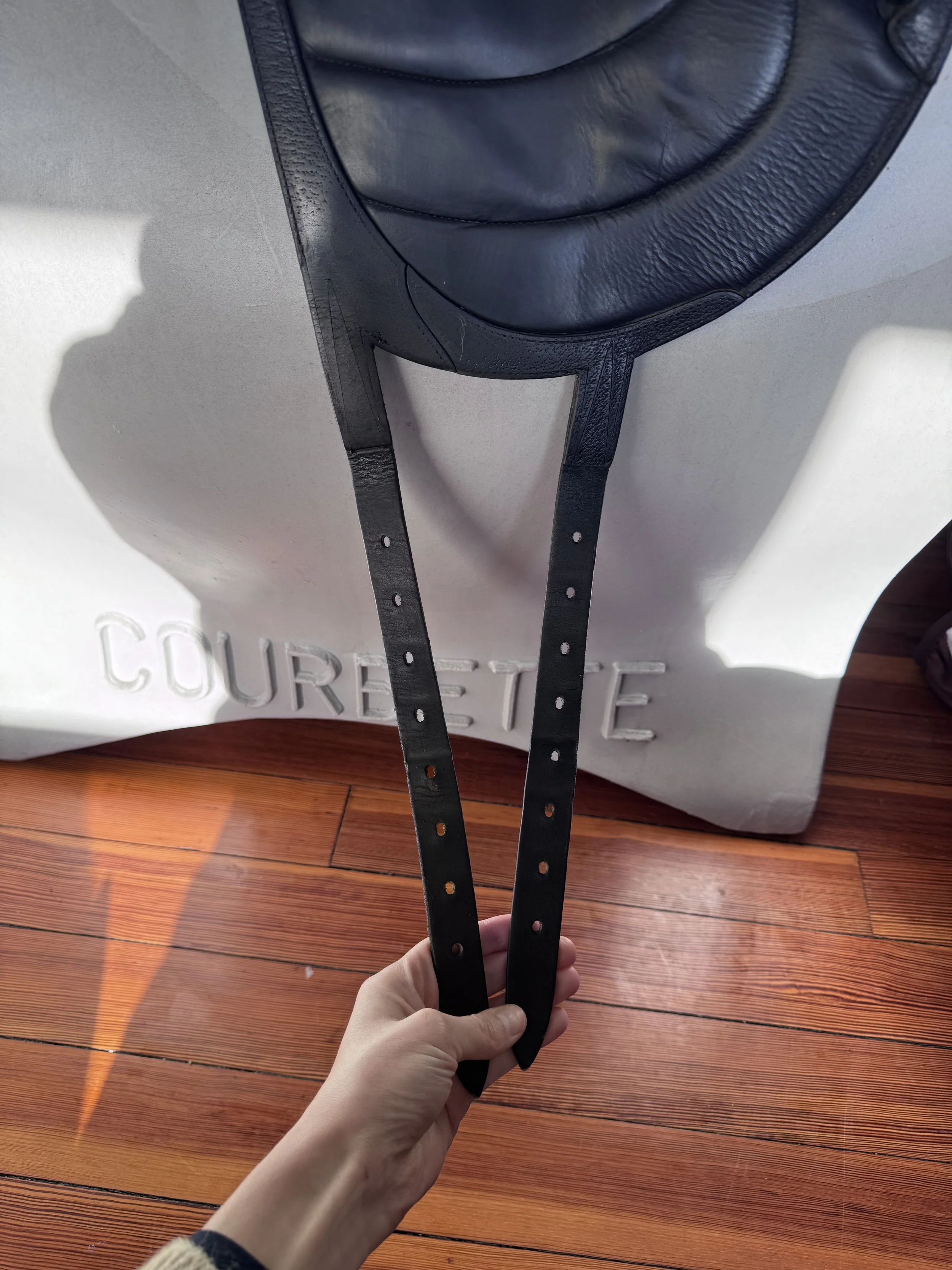 18" Devoucoux Makila Harmonie Dressage Saddle - 2018 - 2A - Billets