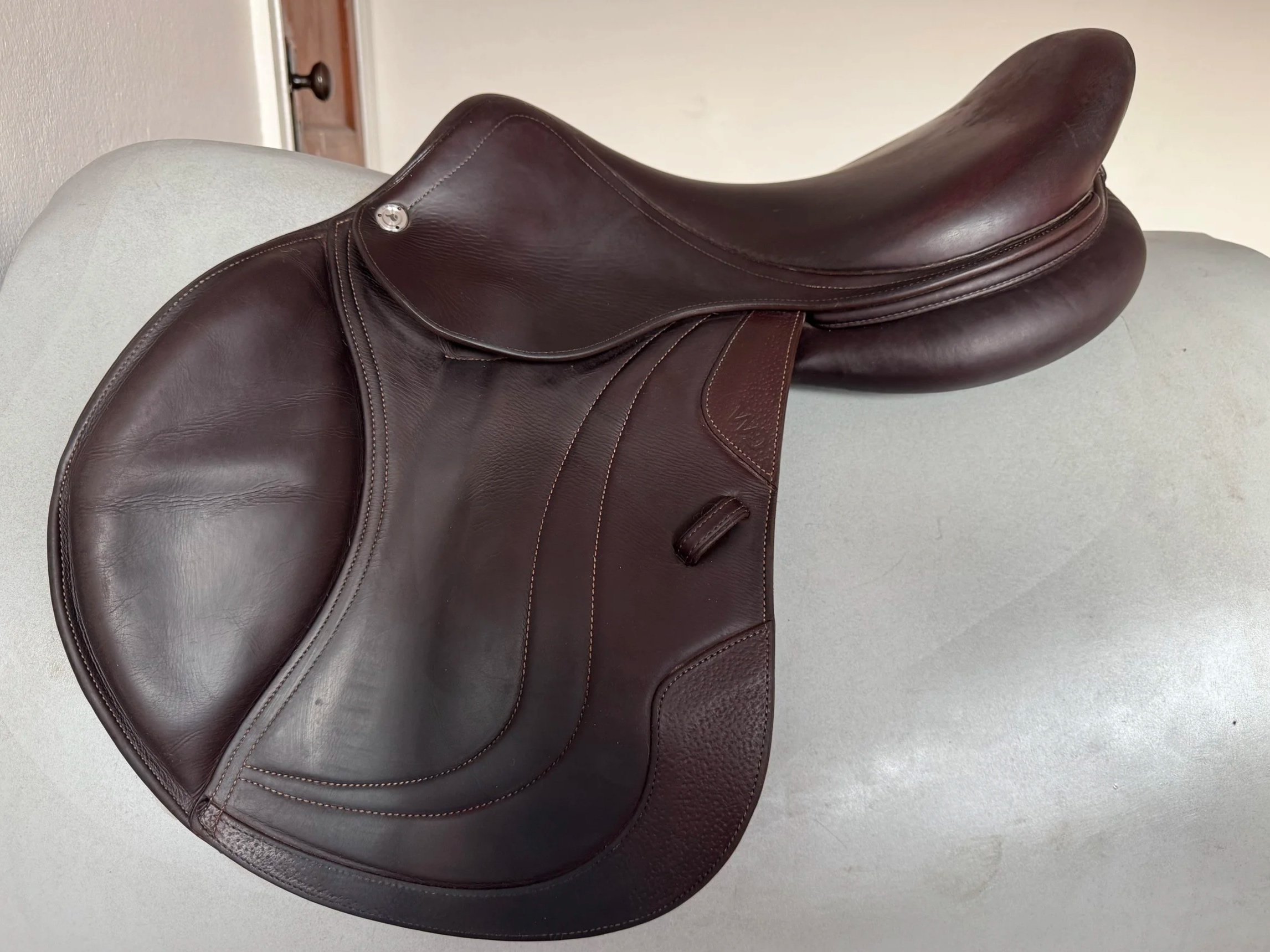17.5" CWD SE02 PRO Saddle - 2019 - 2C - Full Buffalo - Left View 5